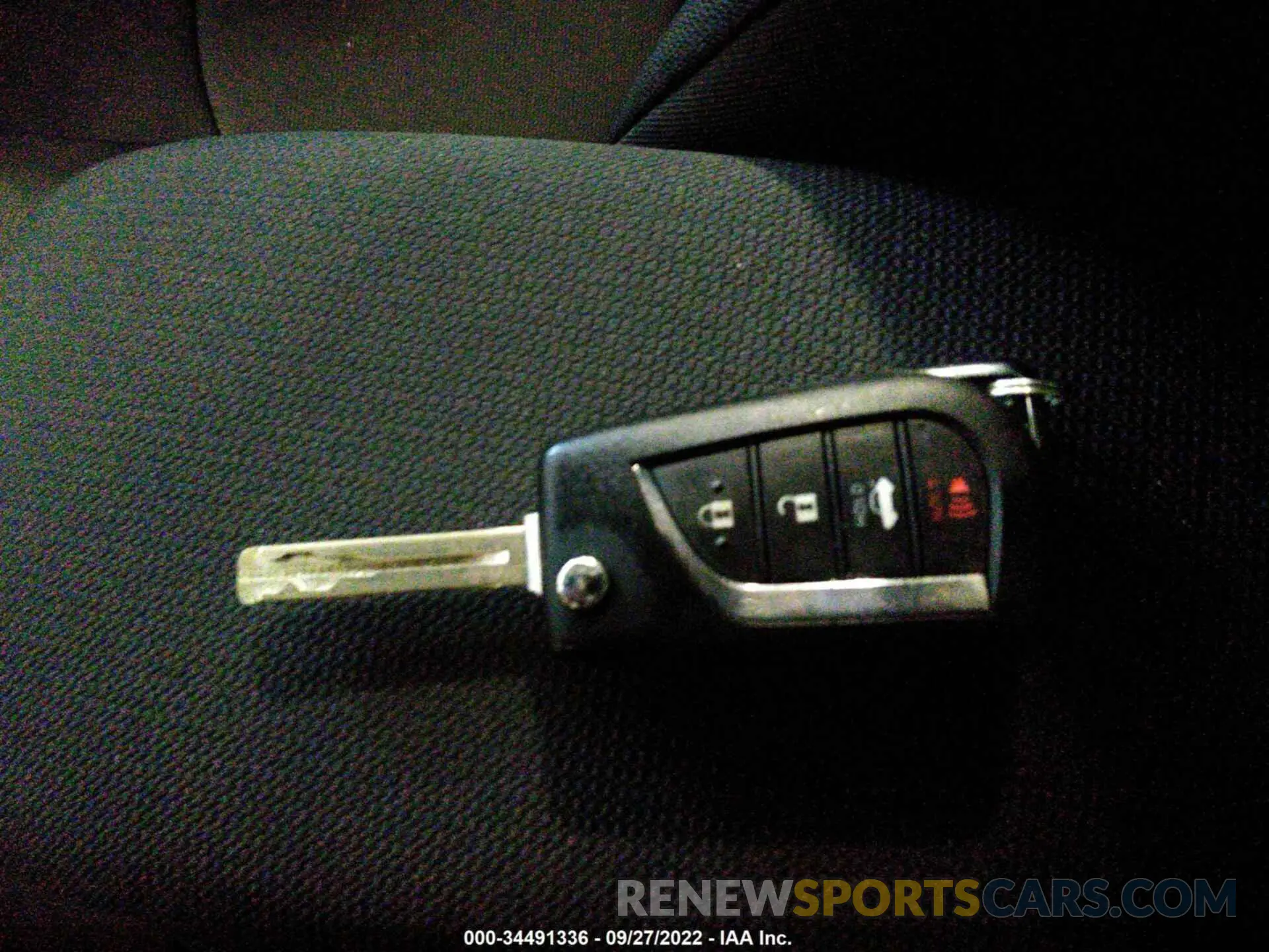 11 Photograph of a damaged car 5YFEPRAE5LP142242 TOYOTA COROLLA 2020