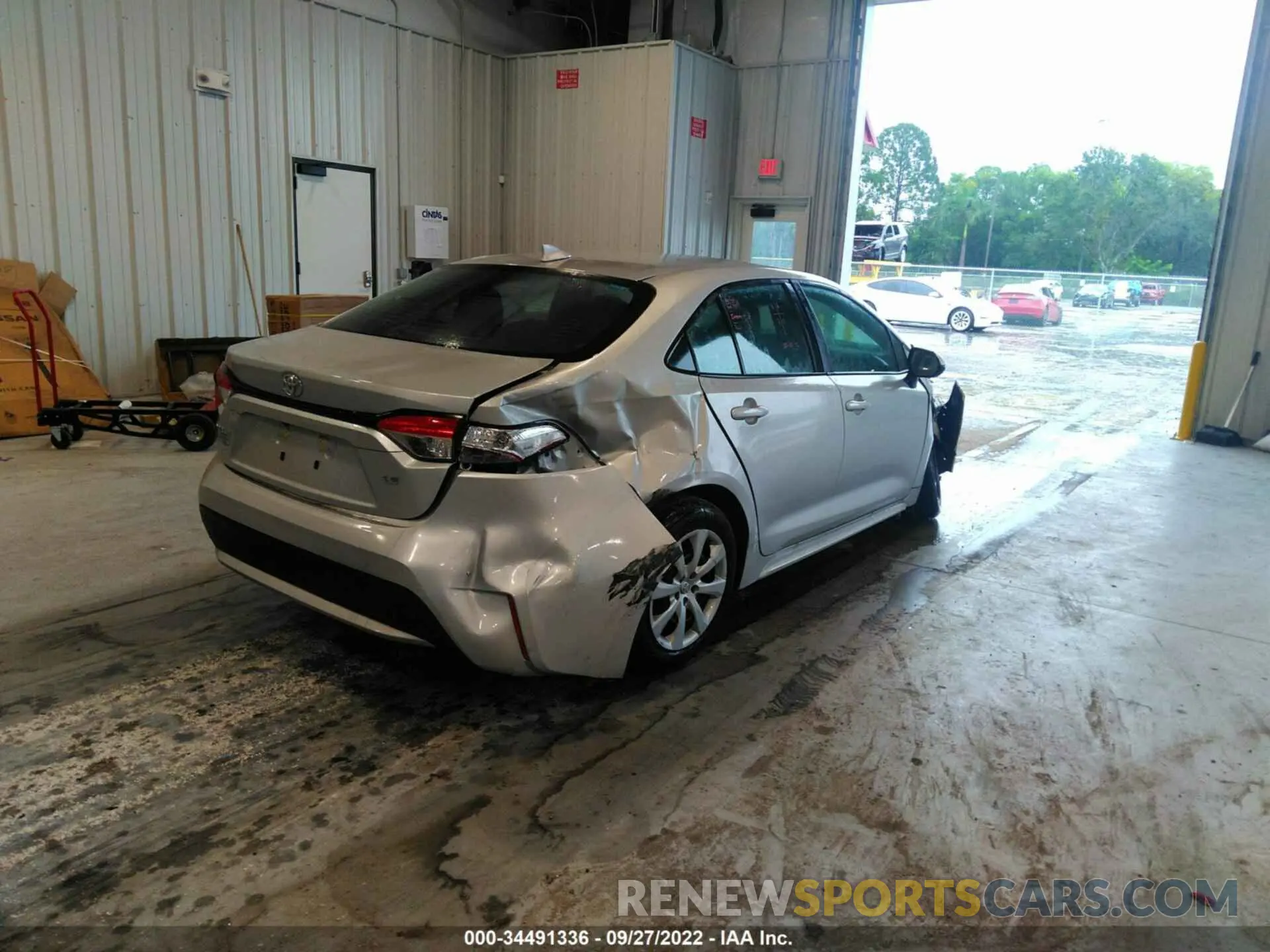 4 Photograph of a damaged car 5YFEPRAE5LP142242 TOYOTA COROLLA 2020