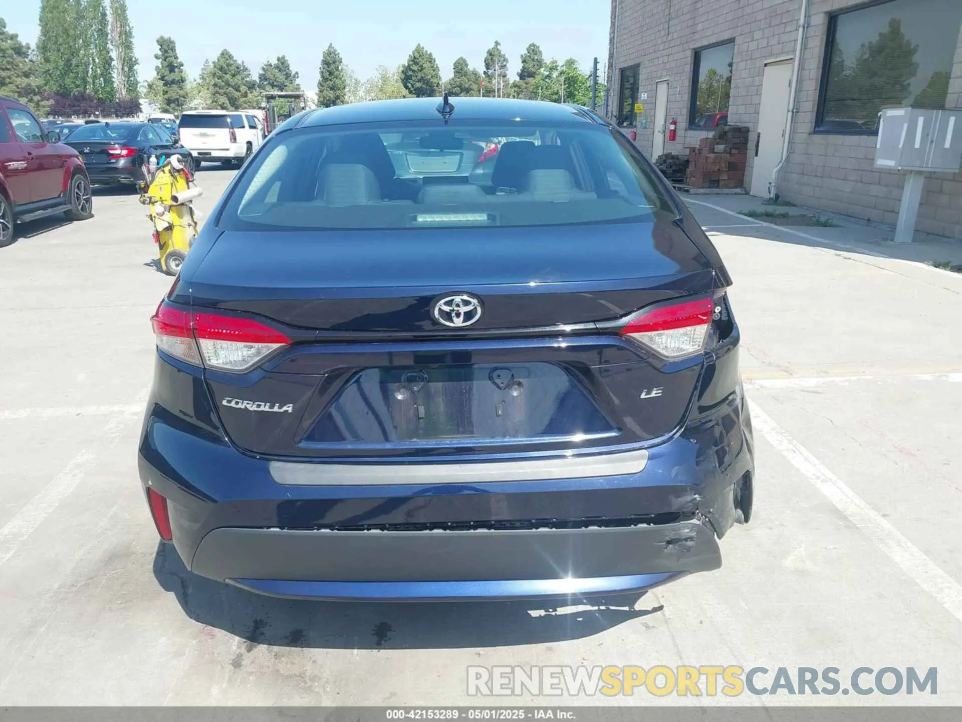 17 Photograph of a damaged car 5YFEPRAE5LP145142 TOYOTA COROLLA 2020