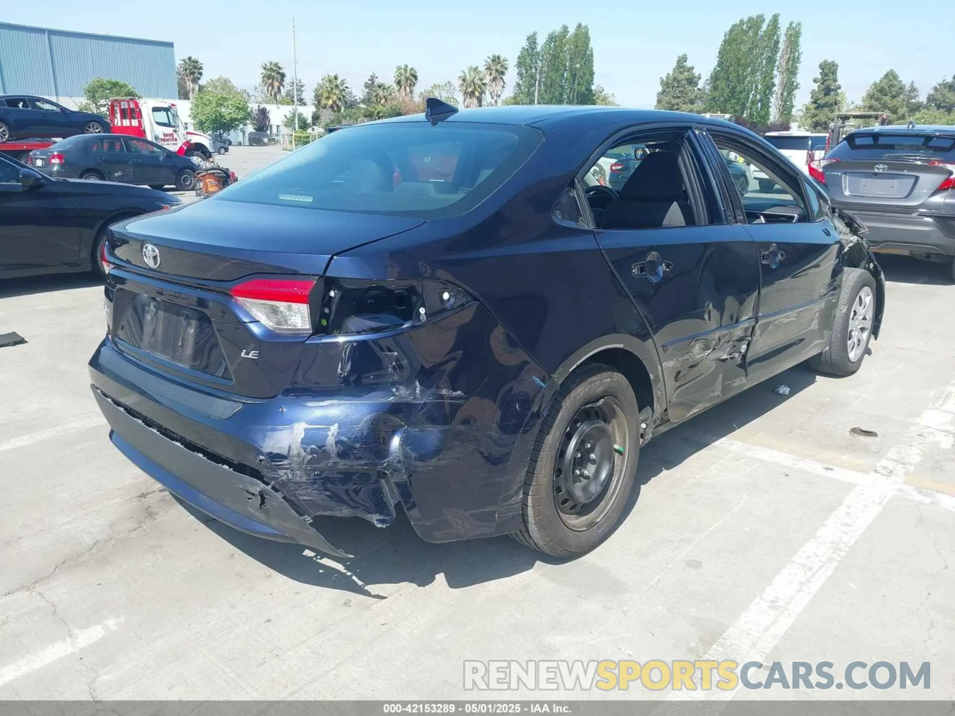 18 Photograph of a damaged car 5YFEPRAE5LP145142 TOYOTA COROLLA 2020
