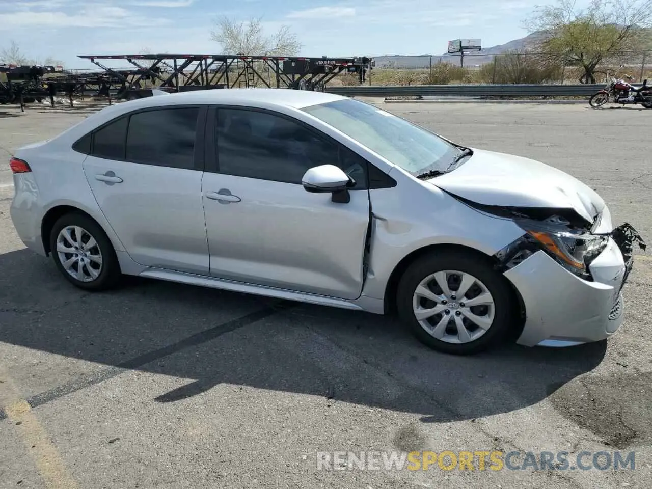 4 Photograph of a damaged car 5YFEPRAE5LP146534 TOYOTA COROLLA 2020