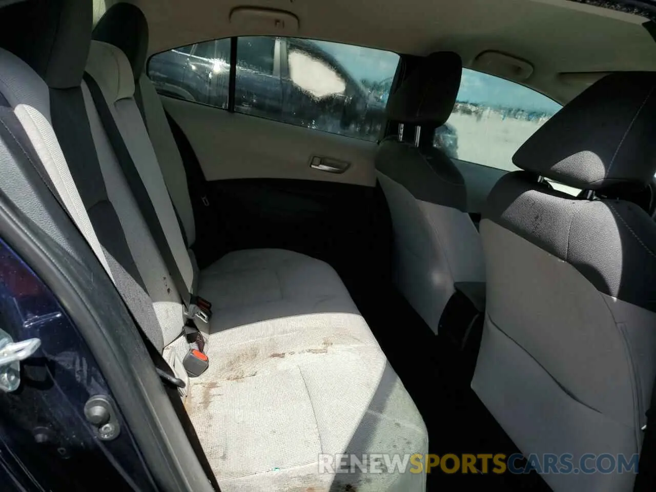 10 Photograph of a damaged car 5YFEPRAE6LP003964 TOYOTA COROLLA 2020