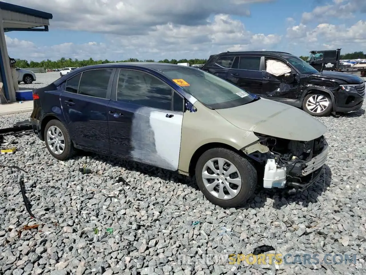 4 Photograph of a damaged car 5YFEPRAE6LP003964 TOYOTA COROLLA 2020