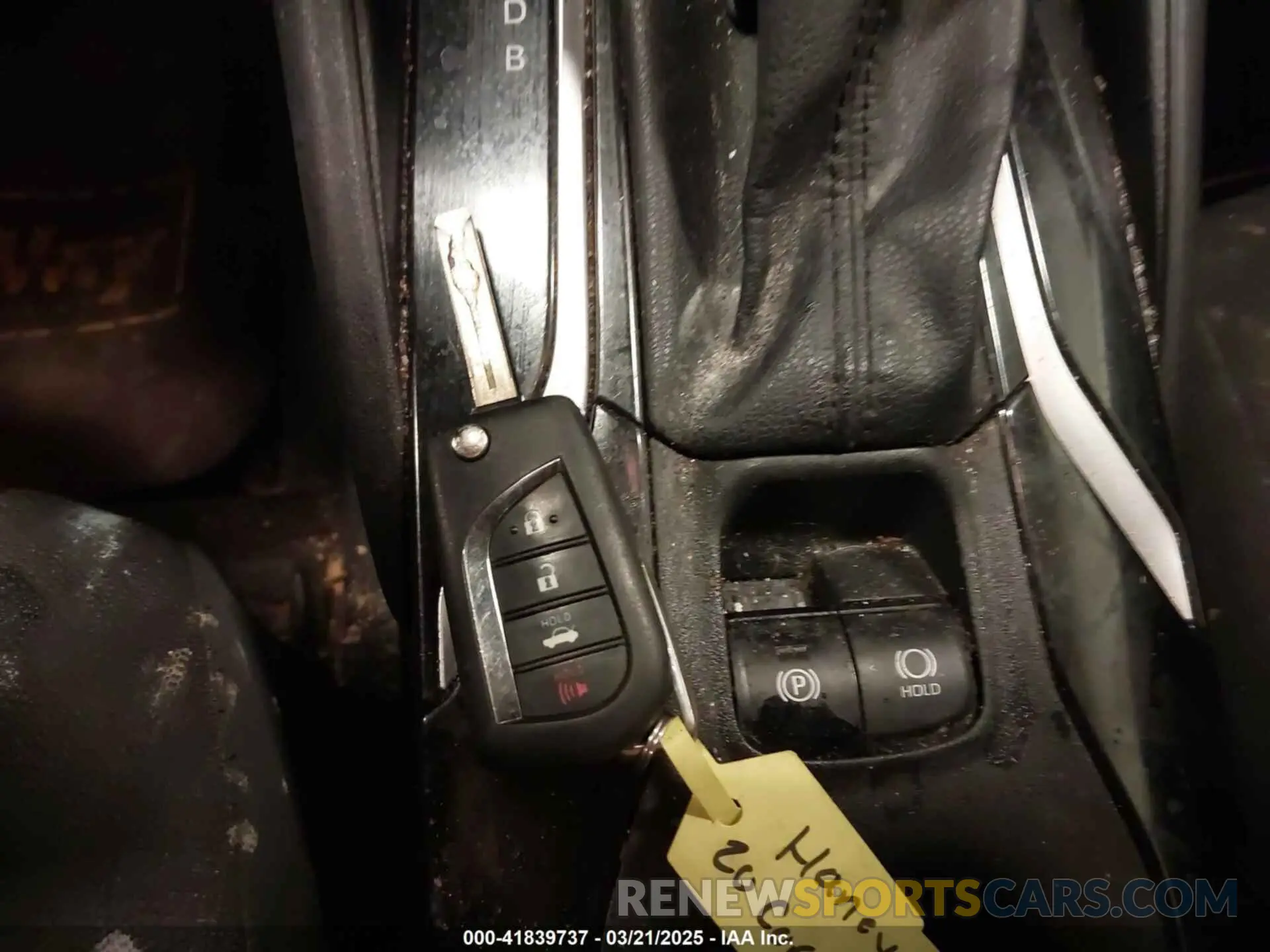 11 Photograph of a damaged car 5YFEPRAE6LP004225 TOYOTA COROLLA 2020