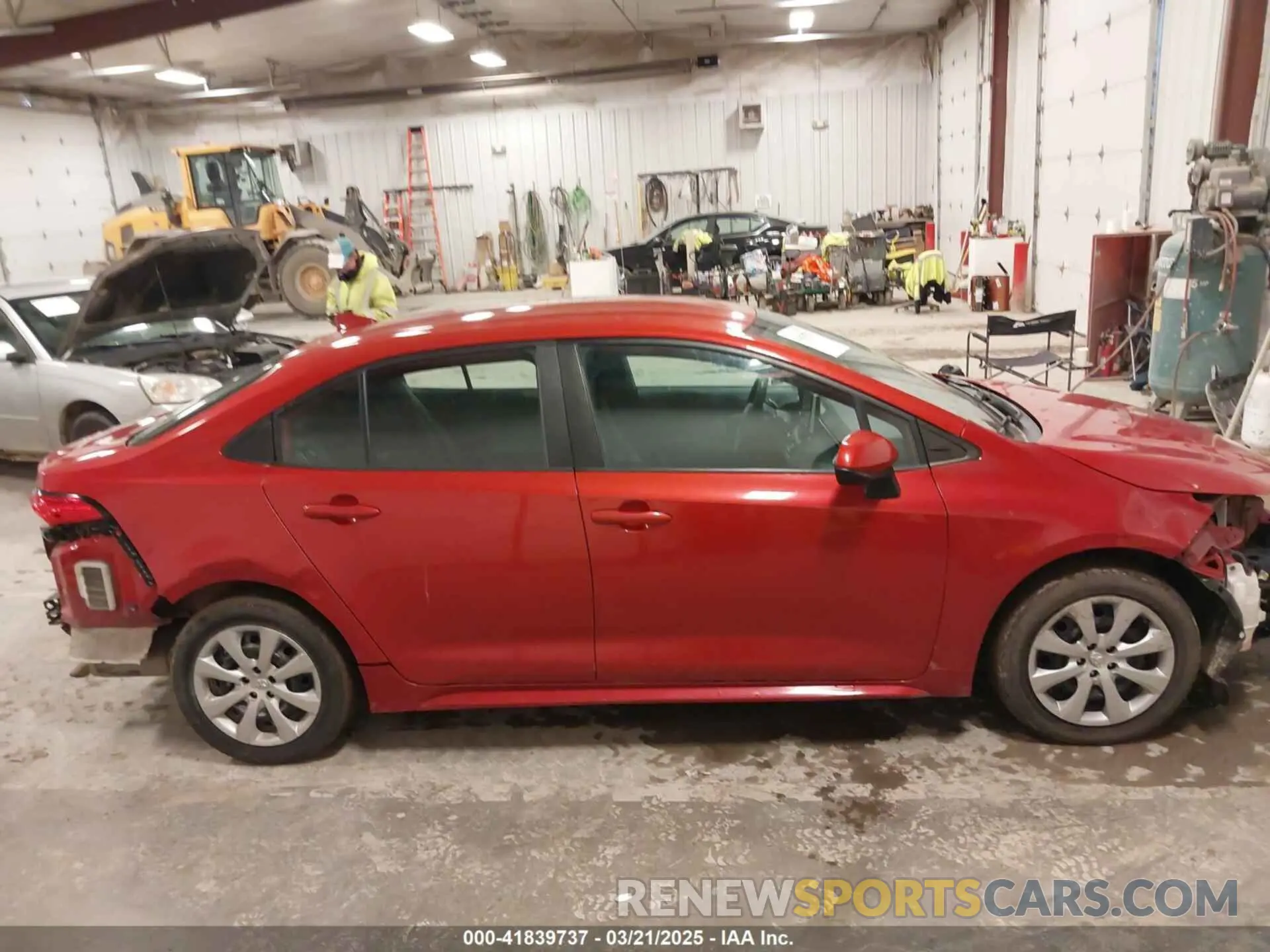 13 Photograph of a damaged car 5YFEPRAE6LP004225 TOYOTA COROLLA 2020