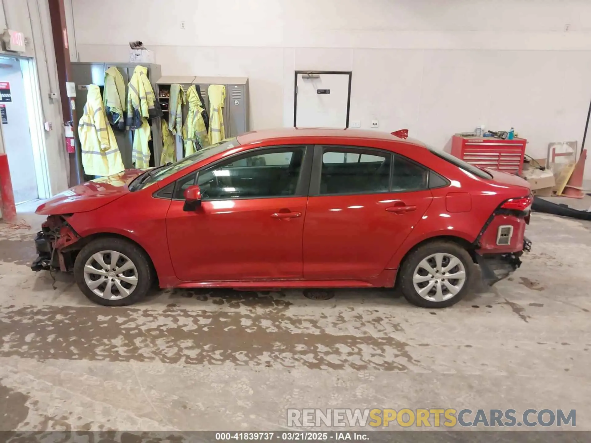 14 Photograph of a damaged car 5YFEPRAE6LP004225 TOYOTA COROLLA 2020
