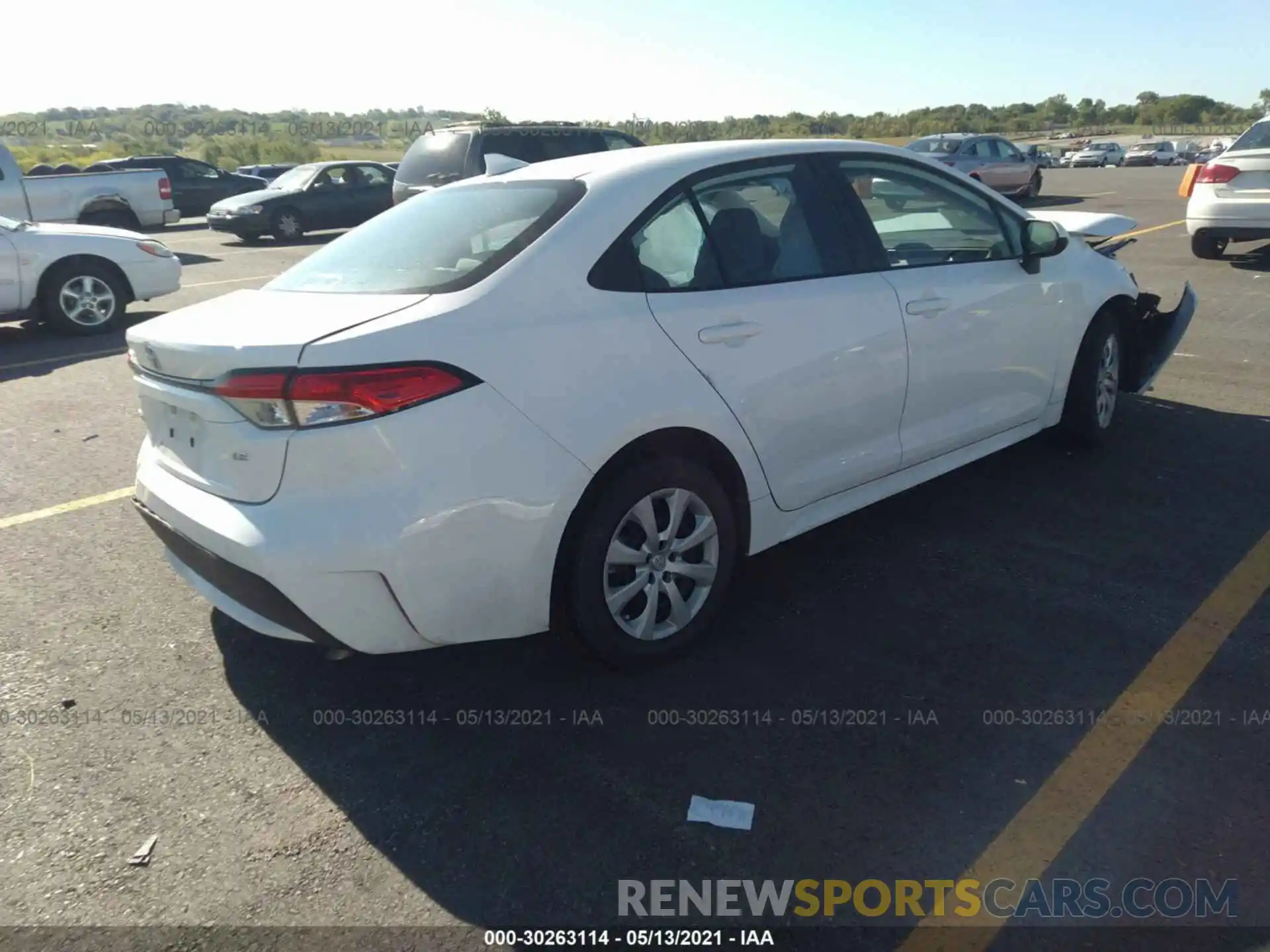 4 Photograph of a damaged car 5YFEPRAE6LP005763 TOYOTA COROLLA 2020