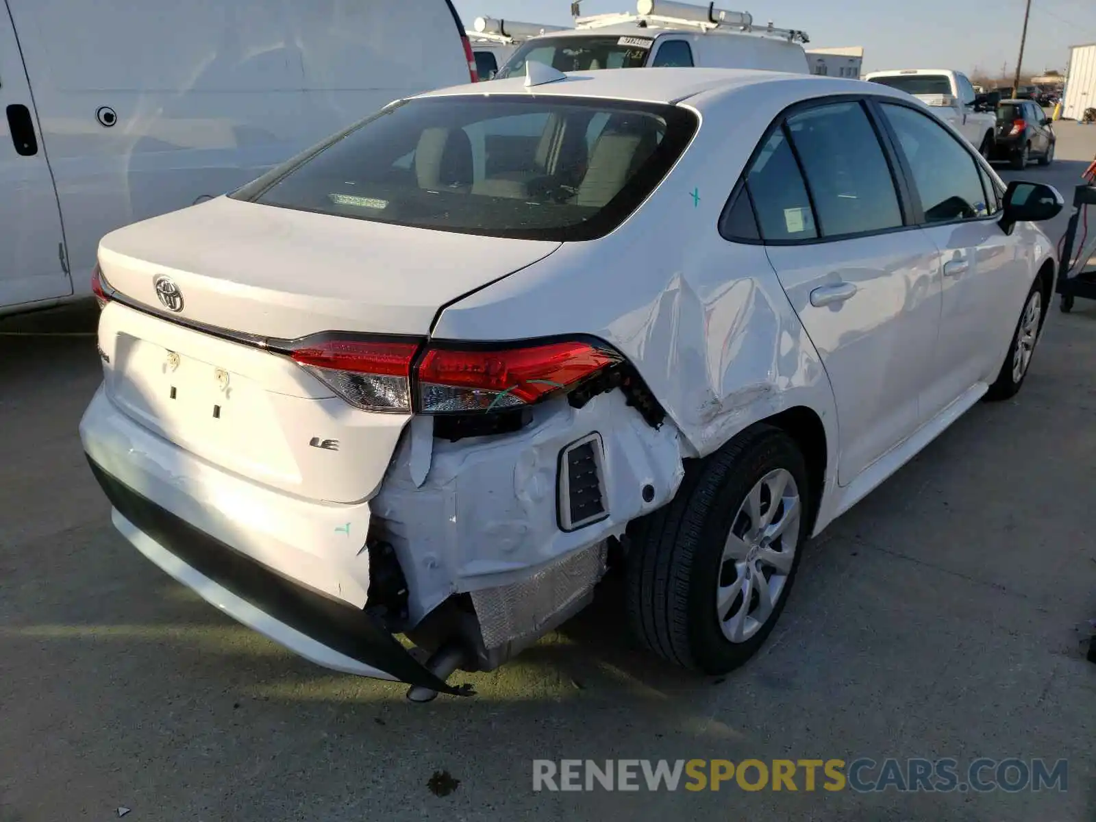 4 Photograph of a damaged car 5YFEPRAE6LP007156 TOYOTA COROLLA 2020