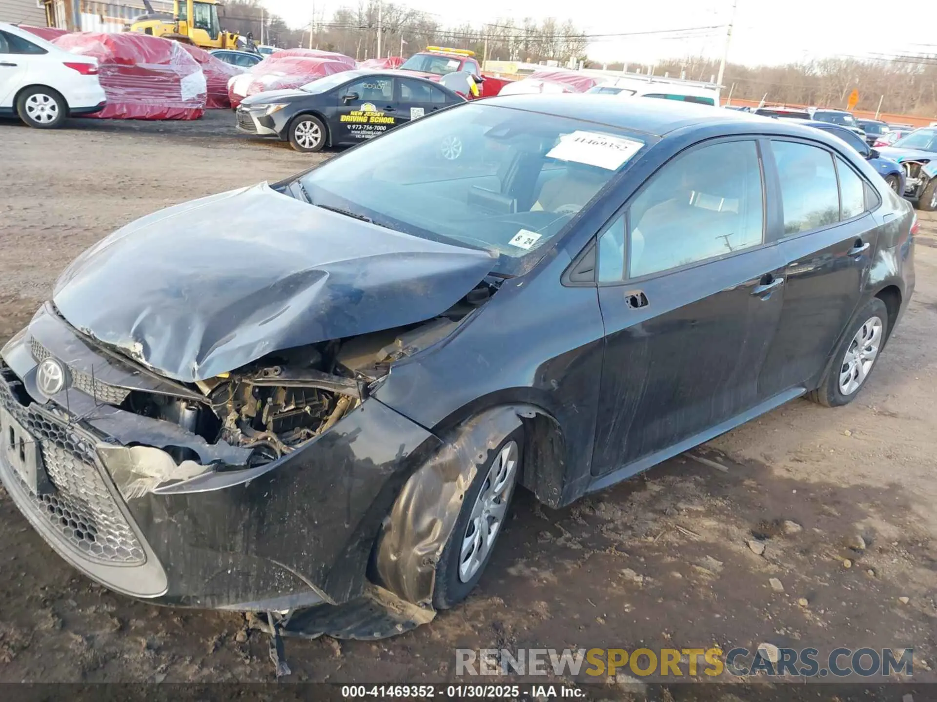 18 Photograph of a damaged car 5YFEPRAE6LP035670 TOYOTA COROLLA 2020