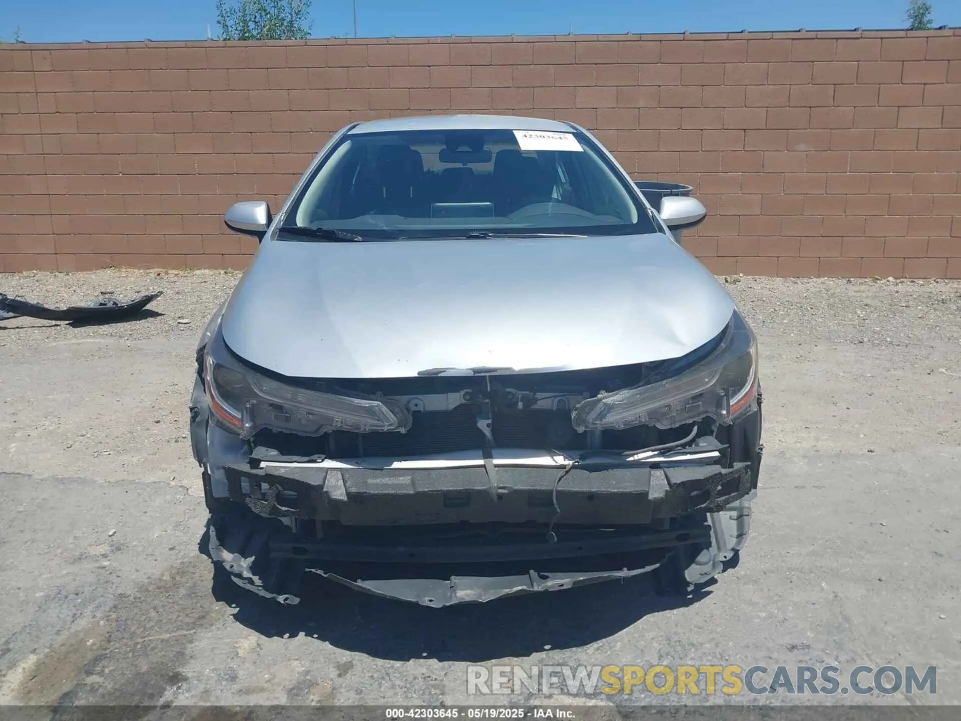 13 Photograph of a damaged car 5YFEPRAE6LP041047 TOYOTA COROLLA 2020