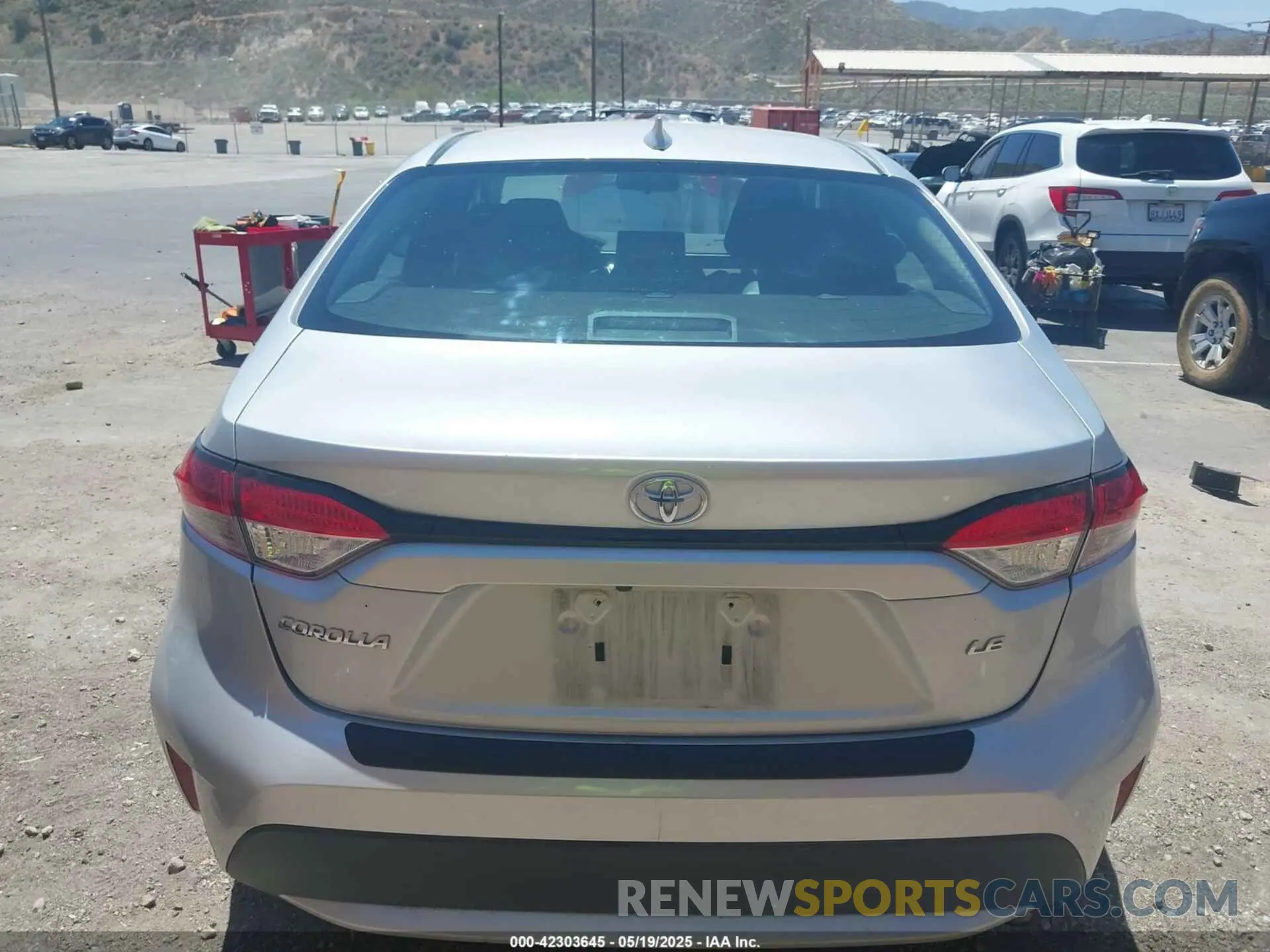 17 Photograph of a damaged car 5YFEPRAE6LP041047 TOYOTA COROLLA 2020