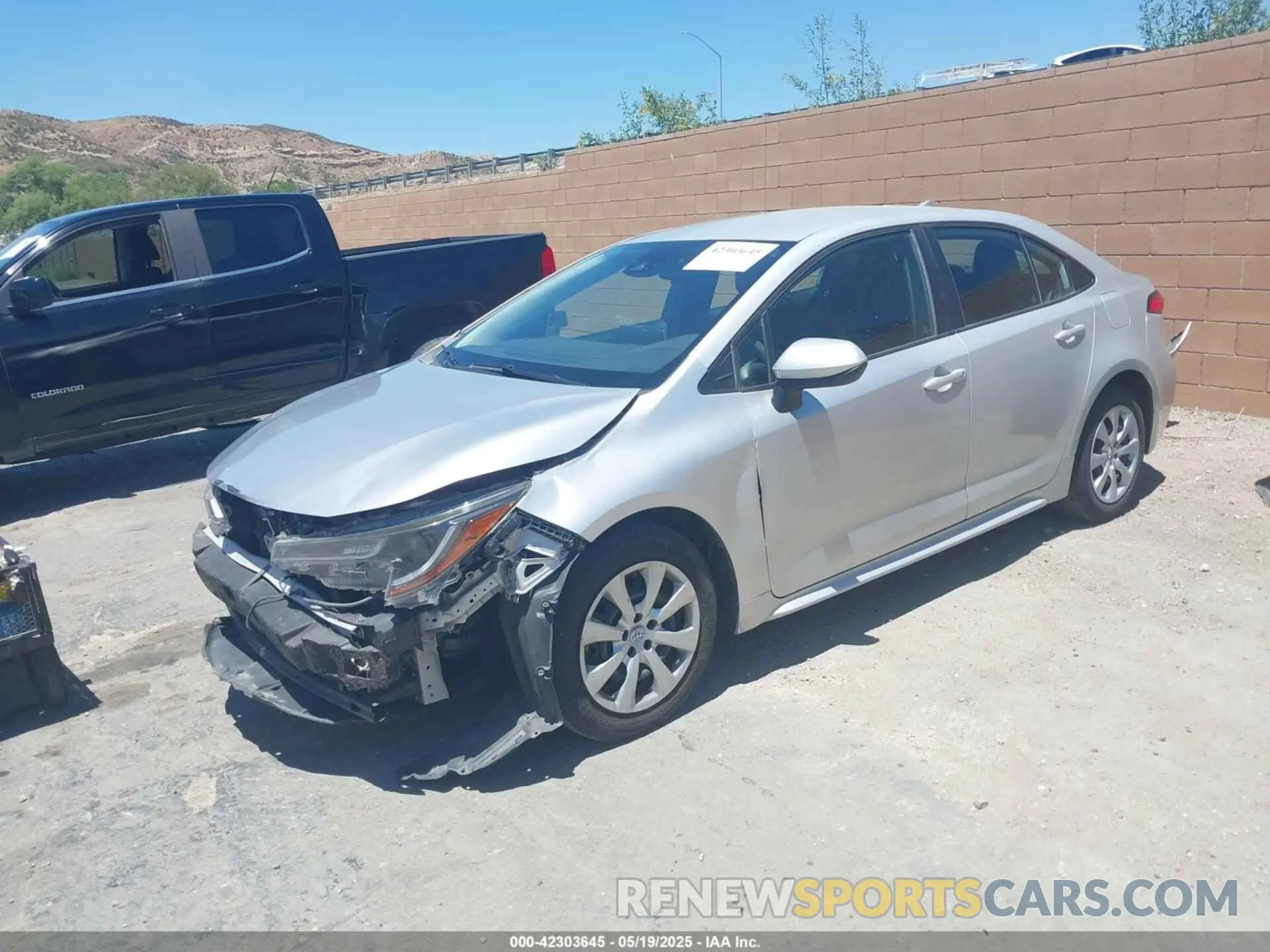 2 Photograph of a damaged car 5YFEPRAE6LP041047 TOYOTA COROLLA 2020