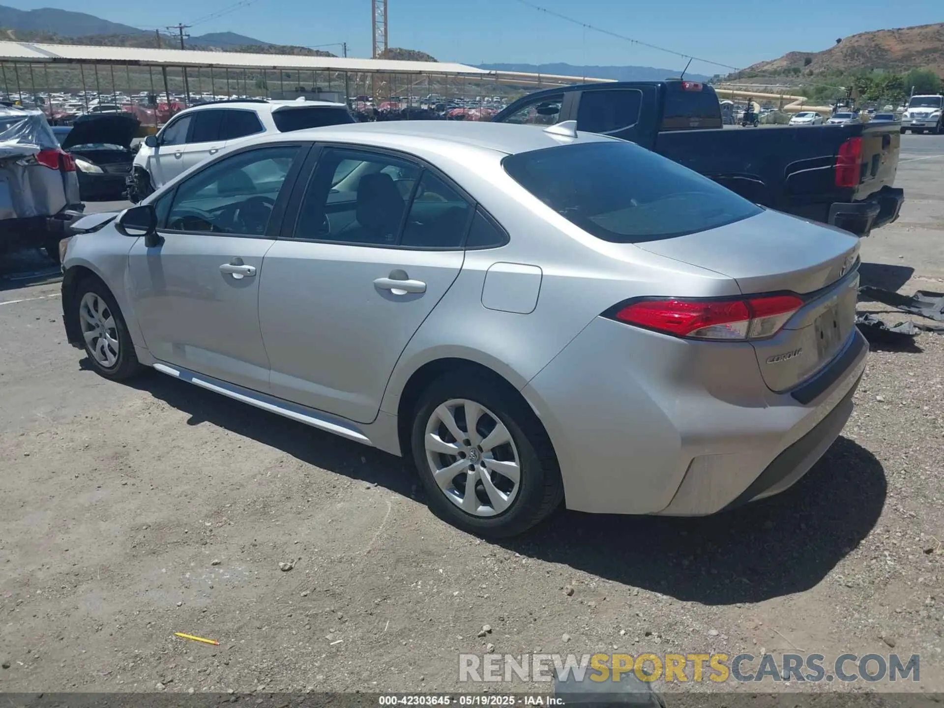 3 Photograph of a damaged car 5YFEPRAE6LP041047 TOYOTA COROLLA 2020