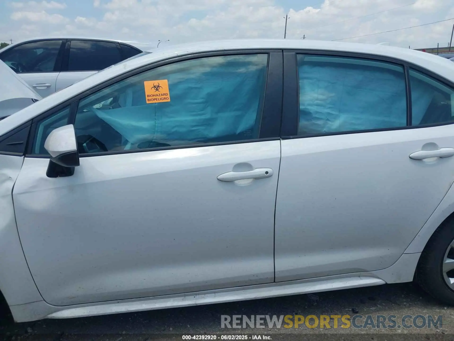 14 Photograph of a damaged car 5YFEPRAE6LP042103 TOYOTA COROLLA 2020