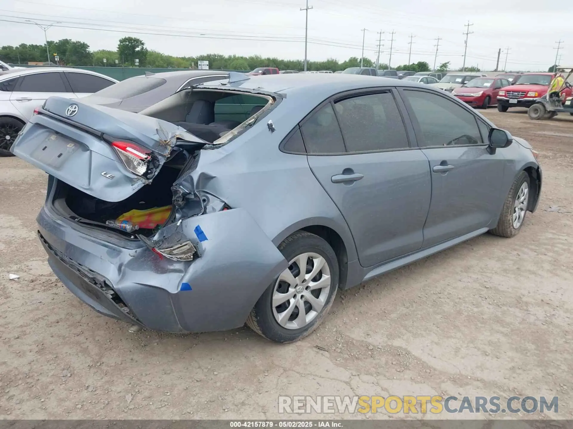 4 Photograph of a damaged car 5YFEPRAE6LP045048 TOYOTA COROLLA 2020