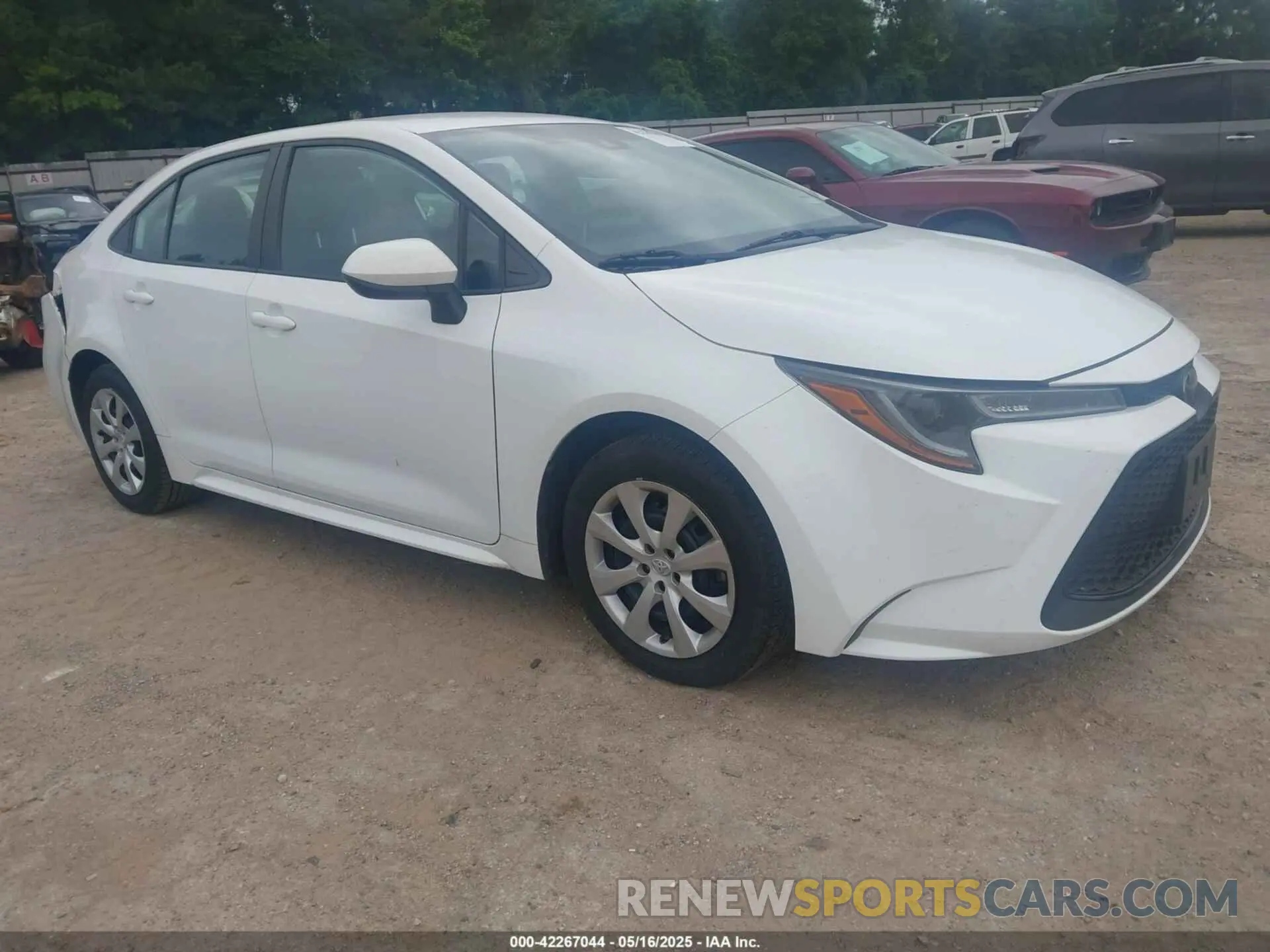 1 Photograph of a damaged car 5YFEPRAE6LP052601 TOYOTA COROLLA 2020