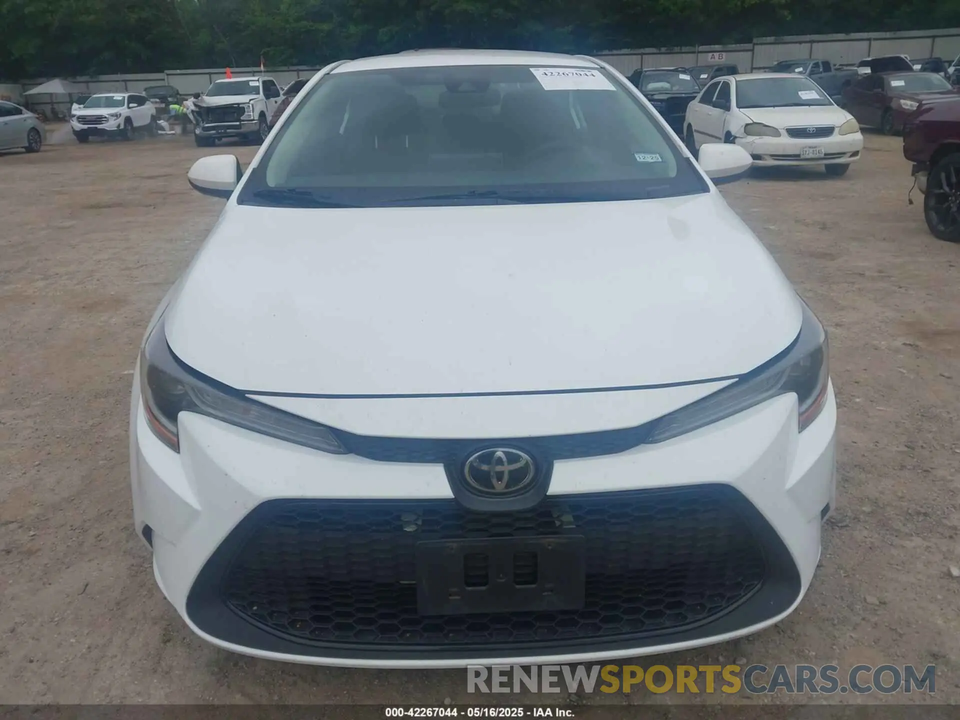 12 Photograph of a damaged car 5YFEPRAE6LP052601 TOYOTA COROLLA 2020