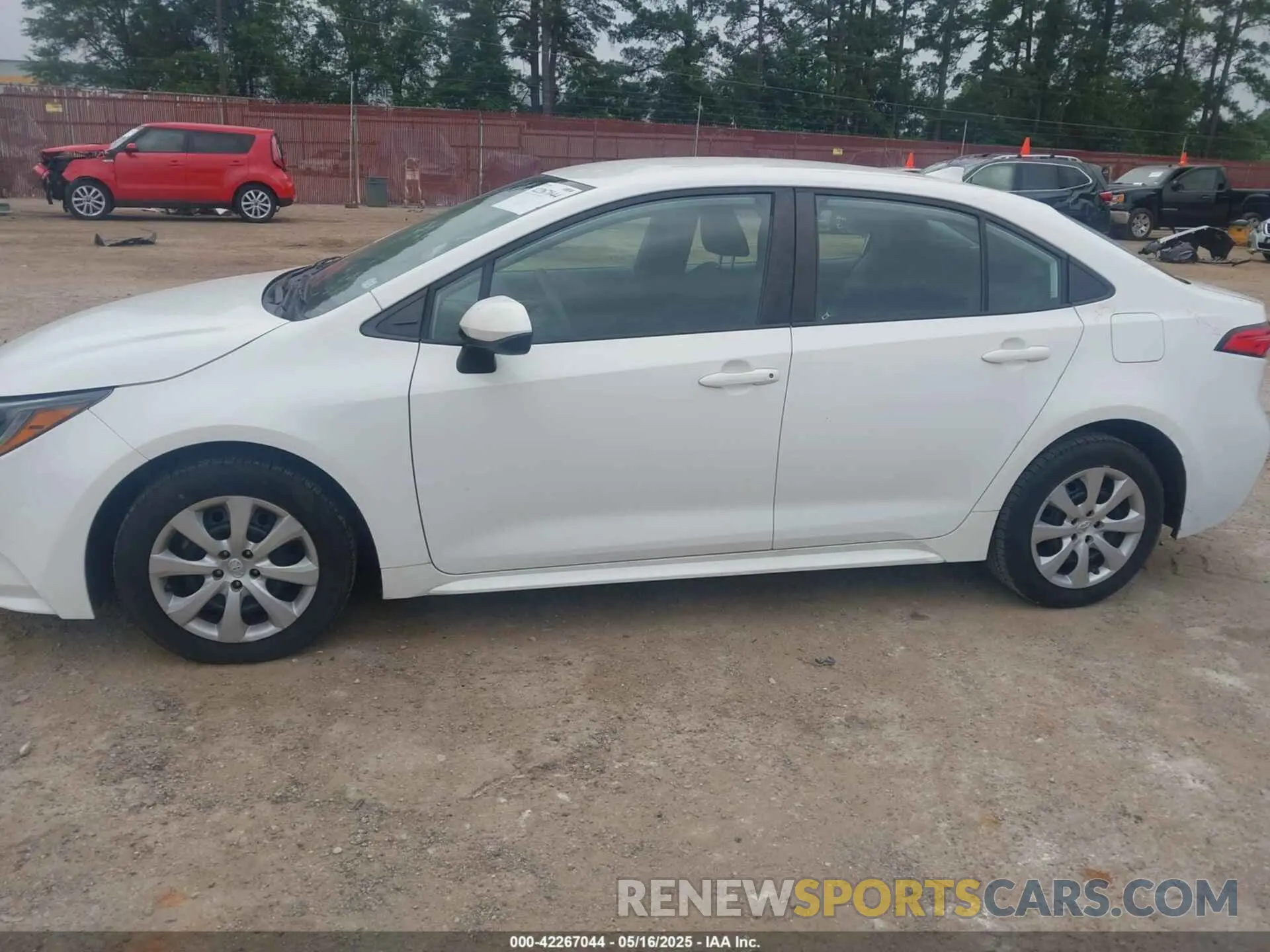 14 Photograph of a damaged car 5YFEPRAE6LP052601 TOYOTA COROLLA 2020