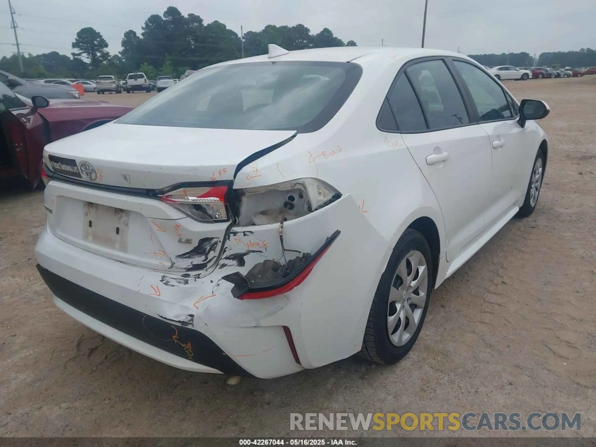 6 Photograph of a damaged car 5YFEPRAE6LP052601 TOYOTA COROLLA 2020
