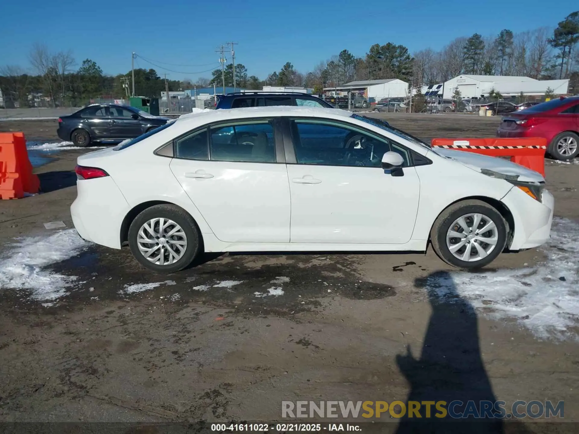 13 Photograph of a damaged car 5YFEPRAE6LP052615 TOYOTA COROLLA 2020