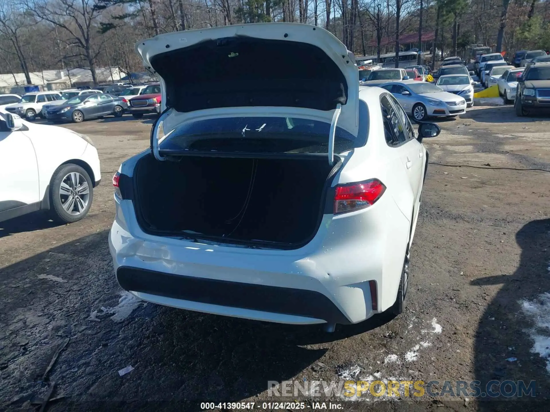 16 Photograph of a damaged car 5YFEPRAE6LP058351 TOYOTA COROLLA 2020