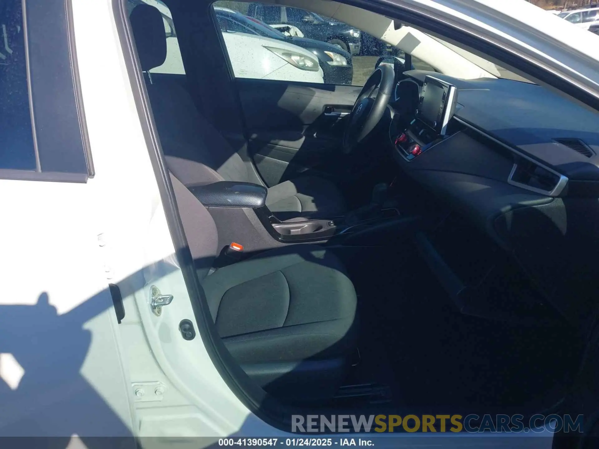 5 Photograph of a damaged car 5YFEPRAE6LP058351 TOYOTA COROLLA 2020