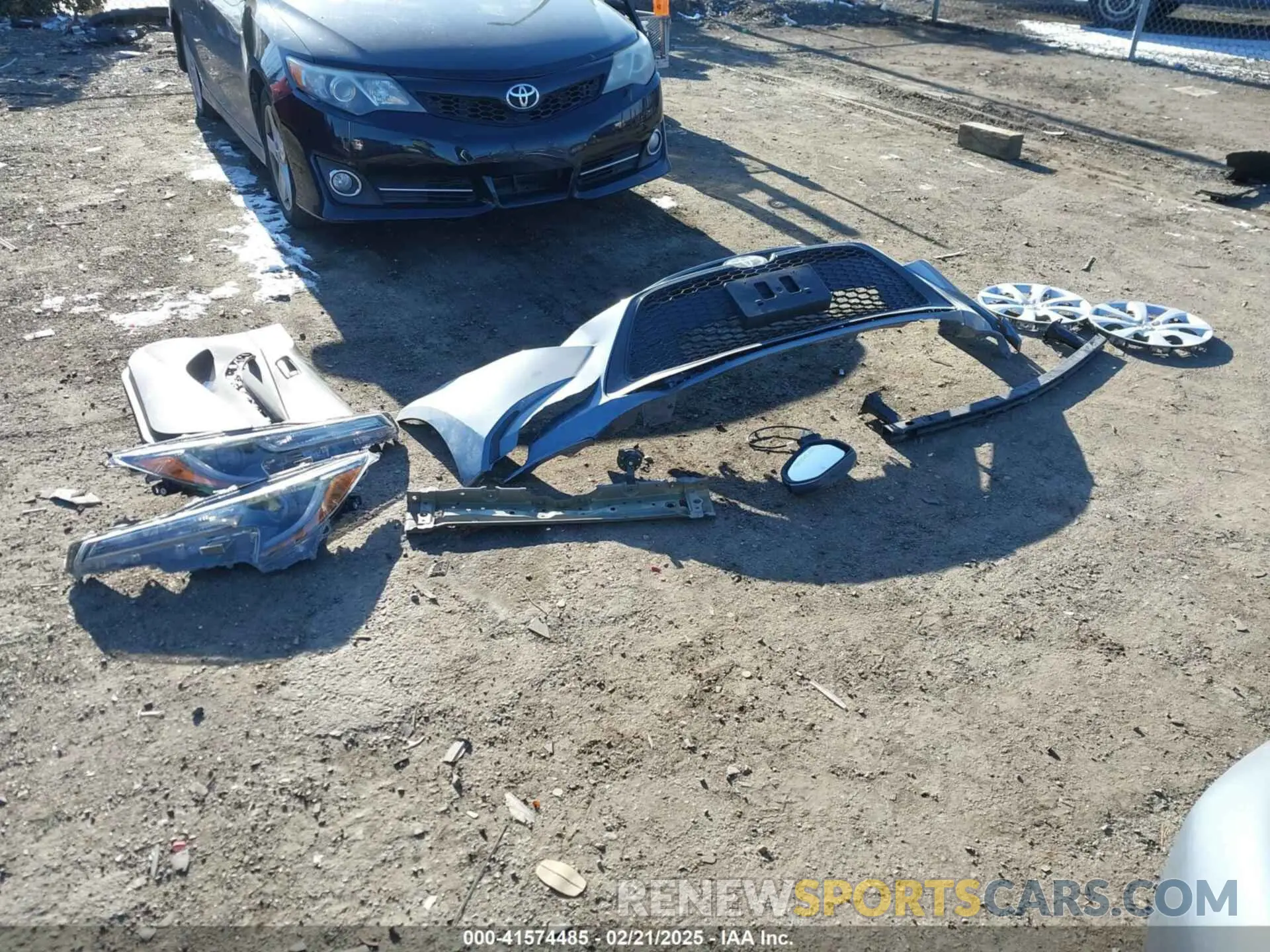 12 Photograph of a damaged car 5YFEPRAE6LP067275 TOYOTA COROLLA 2020