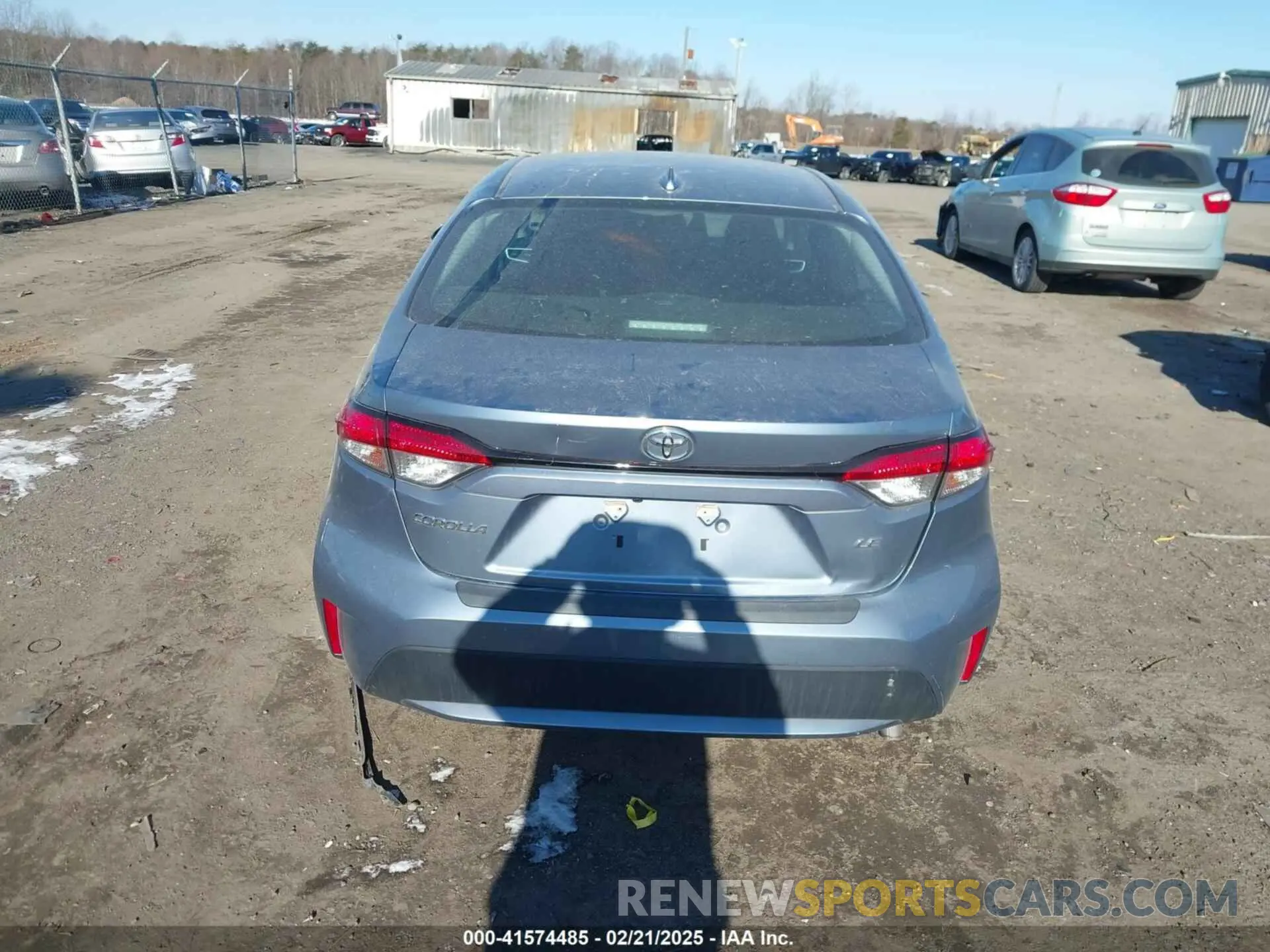 17 Photograph of a damaged car 5YFEPRAE6LP067275 TOYOTA COROLLA 2020