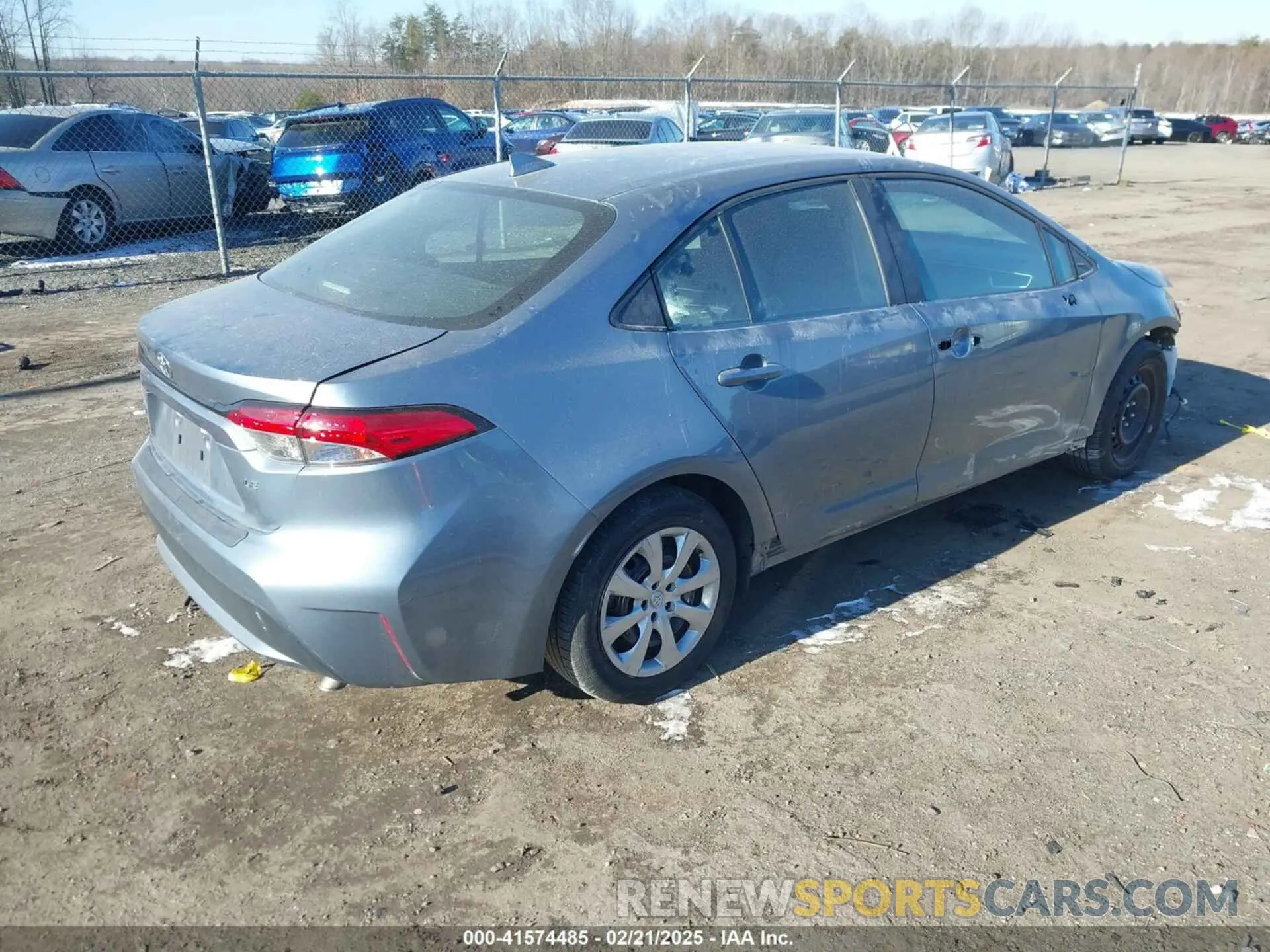 4 Photograph of a damaged car 5YFEPRAE6LP067275 TOYOTA COROLLA 2020
