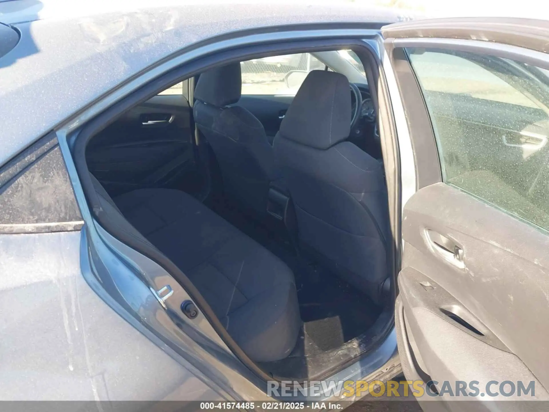 8 Photograph of a damaged car 5YFEPRAE6LP067275 TOYOTA COROLLA 2020