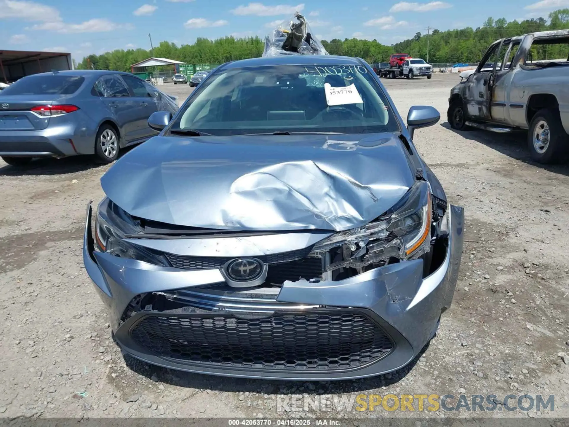 11 Photograph of a damaged car 5YFEPRAE6LP073111 TOYOTA COROLLA 2020