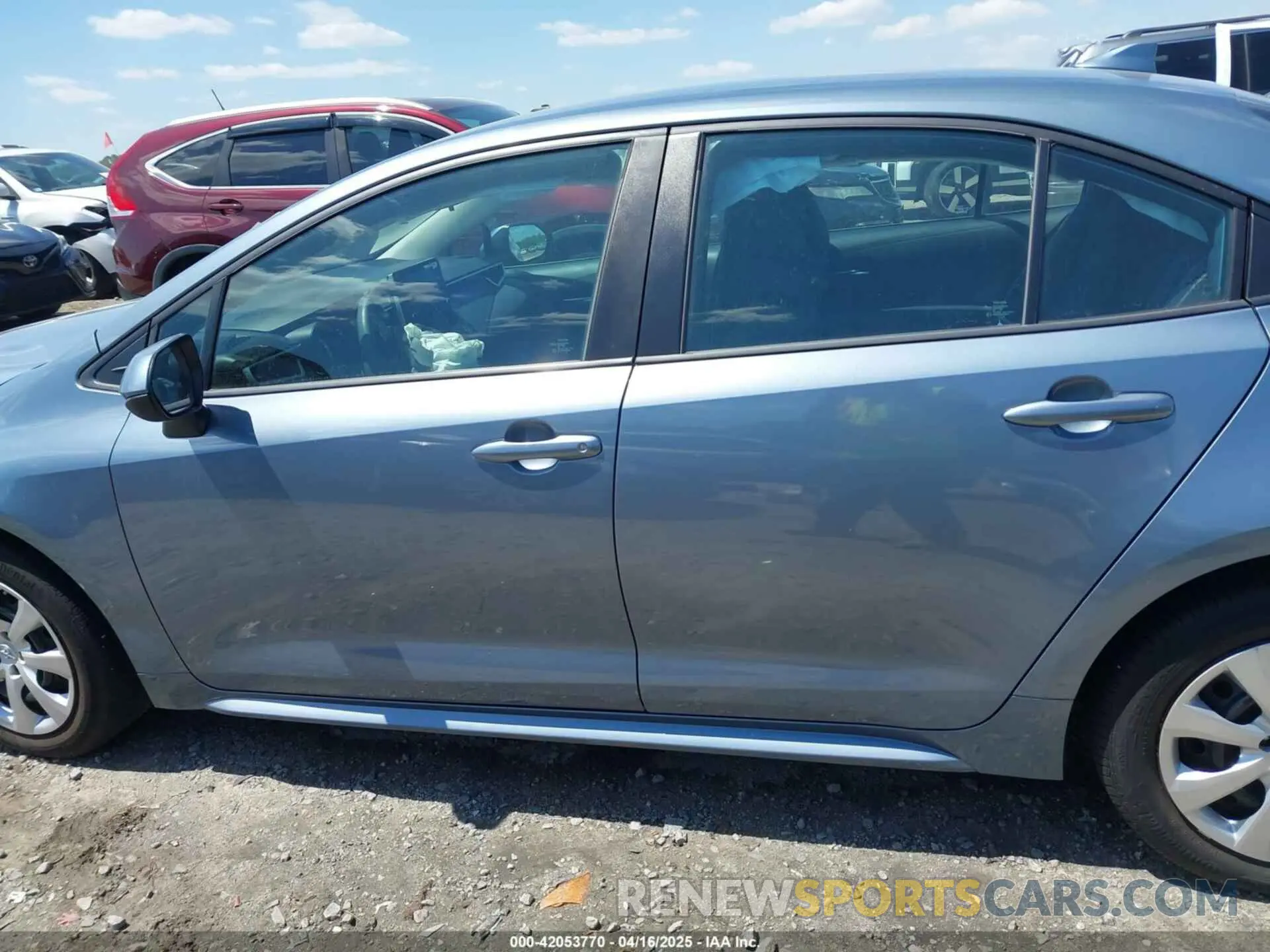 13 Photograph of a damaged car 5YFEPRAE6LP073111 TOYOTA COROLLA 2020