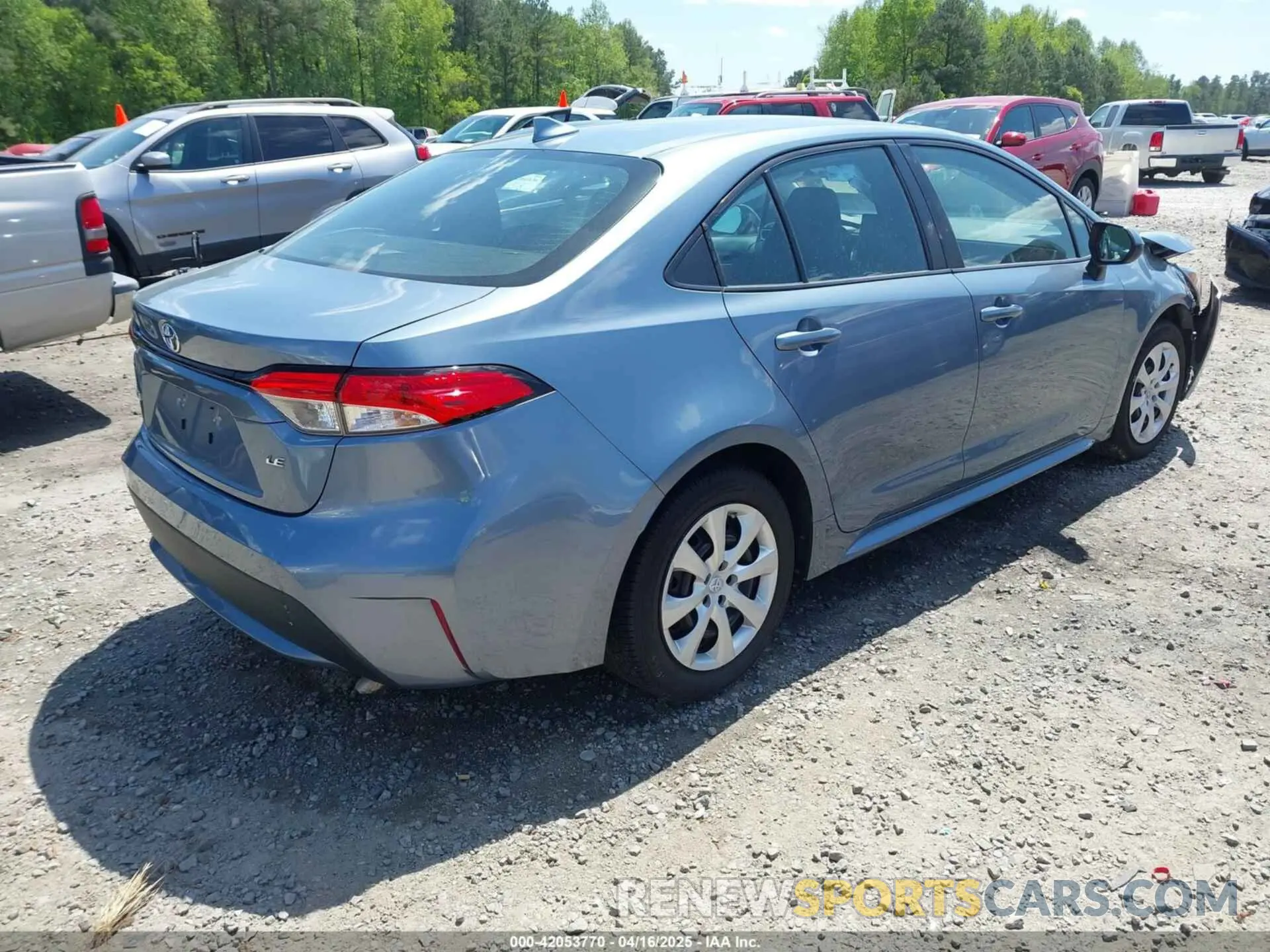 4 Photograph of a damaged car 5YFEPRAE6LP073111 TOYOTA COROLLA 2020