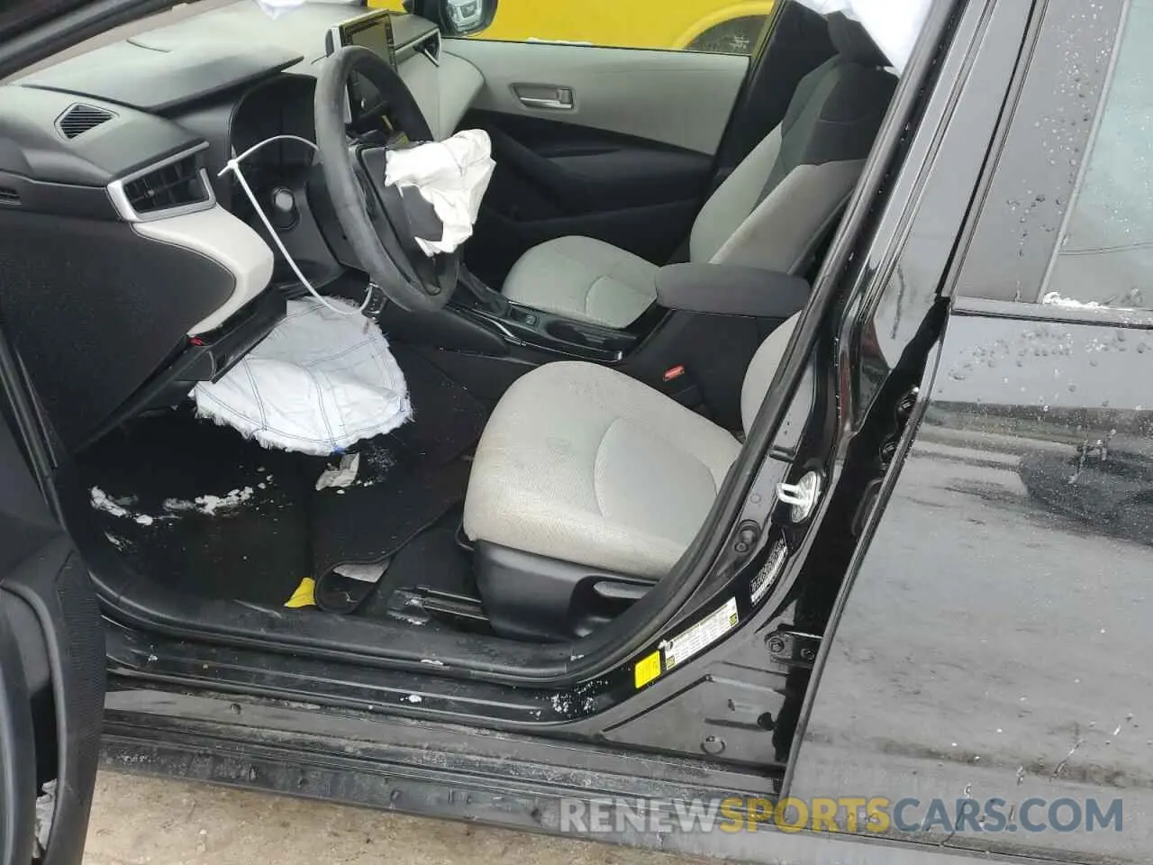 7 Photograph of a damaged car 5YFEPRAE6LP074064 TOYOTA COROLLA 2020