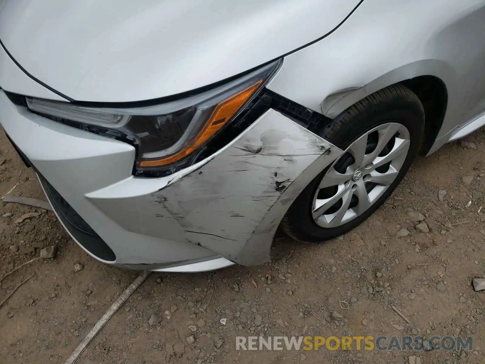 9 Photograph of a damaged car 5YFEPRAE6LP076090 TOYOTA COROLLA 2020