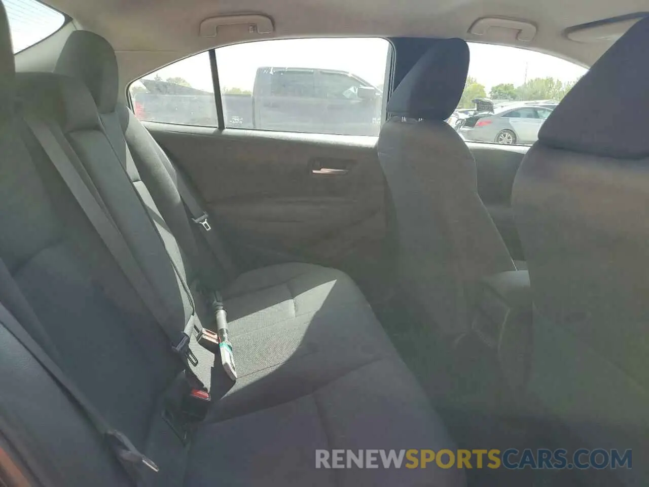 10 Photograph of a damaged car 5YFEPRAE6LP078440 TOYOTA COROLLA 2020