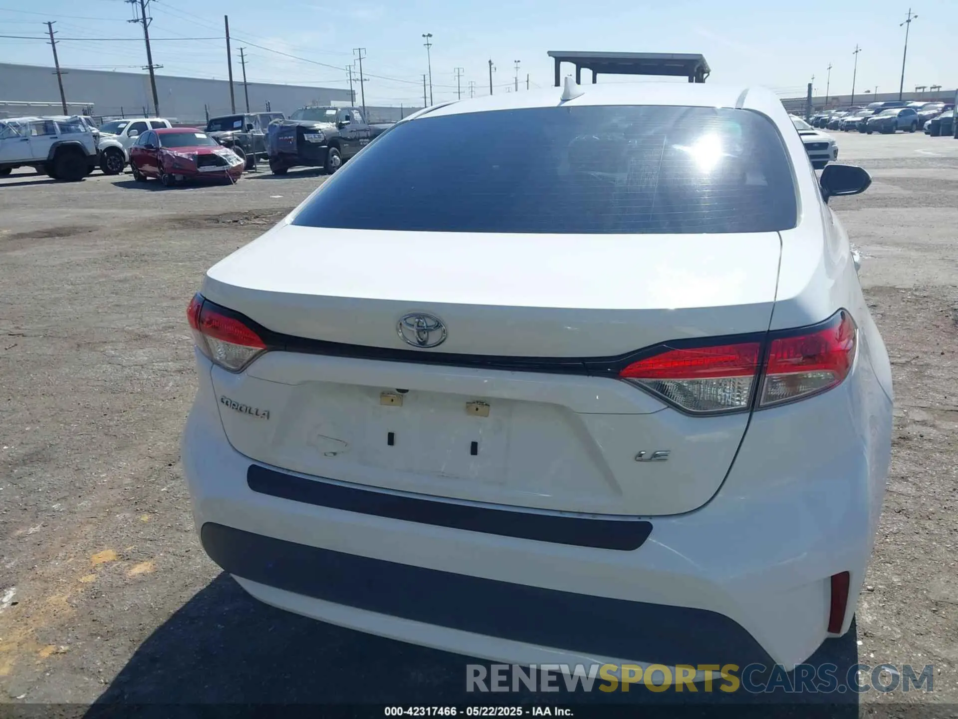17 Photograph of a damaged car 5YFEPRAE6LP080222 TOYOTA COROLLA 2020