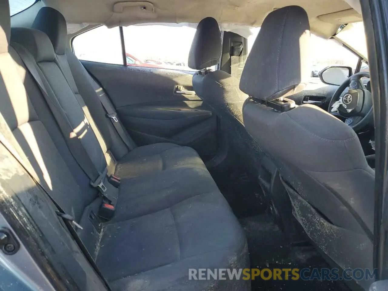 10 Photograph of a damaged car 5YFEPRAE6LP080673 TOYOTA COROLLA 2020