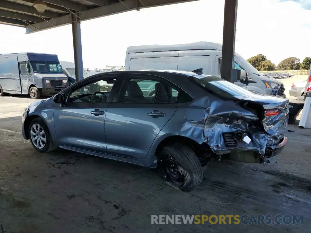 2 Photograph of a damaged car 5YFEPRAE6LP081886 TOYOTA COROLLA 2020