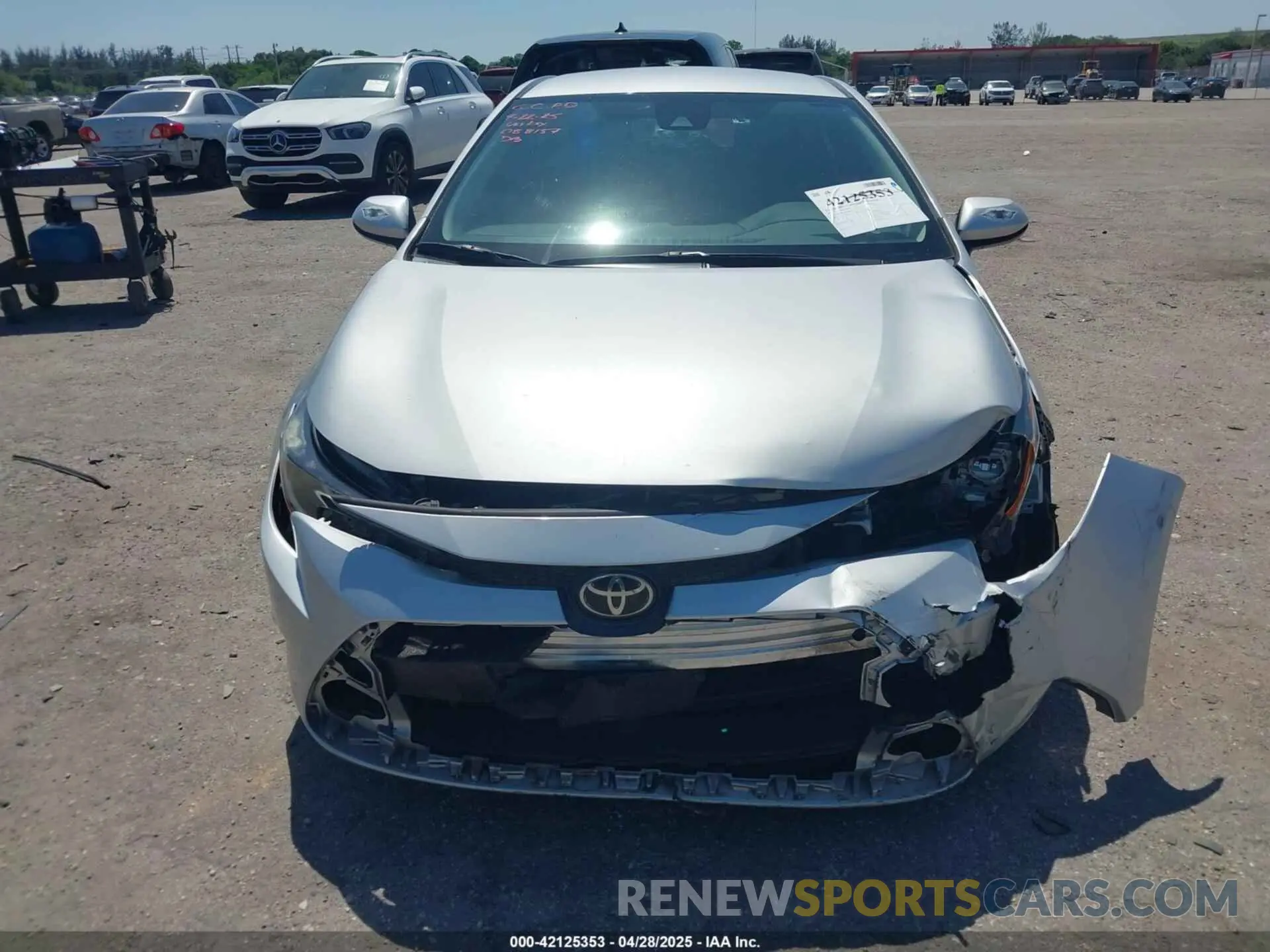 12 Photograph of a damaged car 5YFEPRAE6LP088157 TOYOTA COROLLA 2020