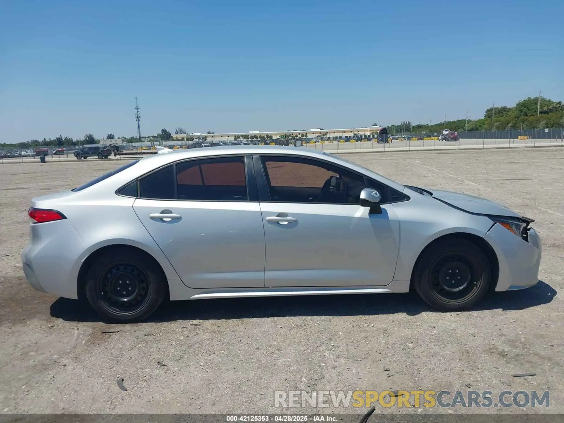 13 Photograph of a damaged car 5YFEPRAE6LP088157 TOYOTA COROLLA 2020