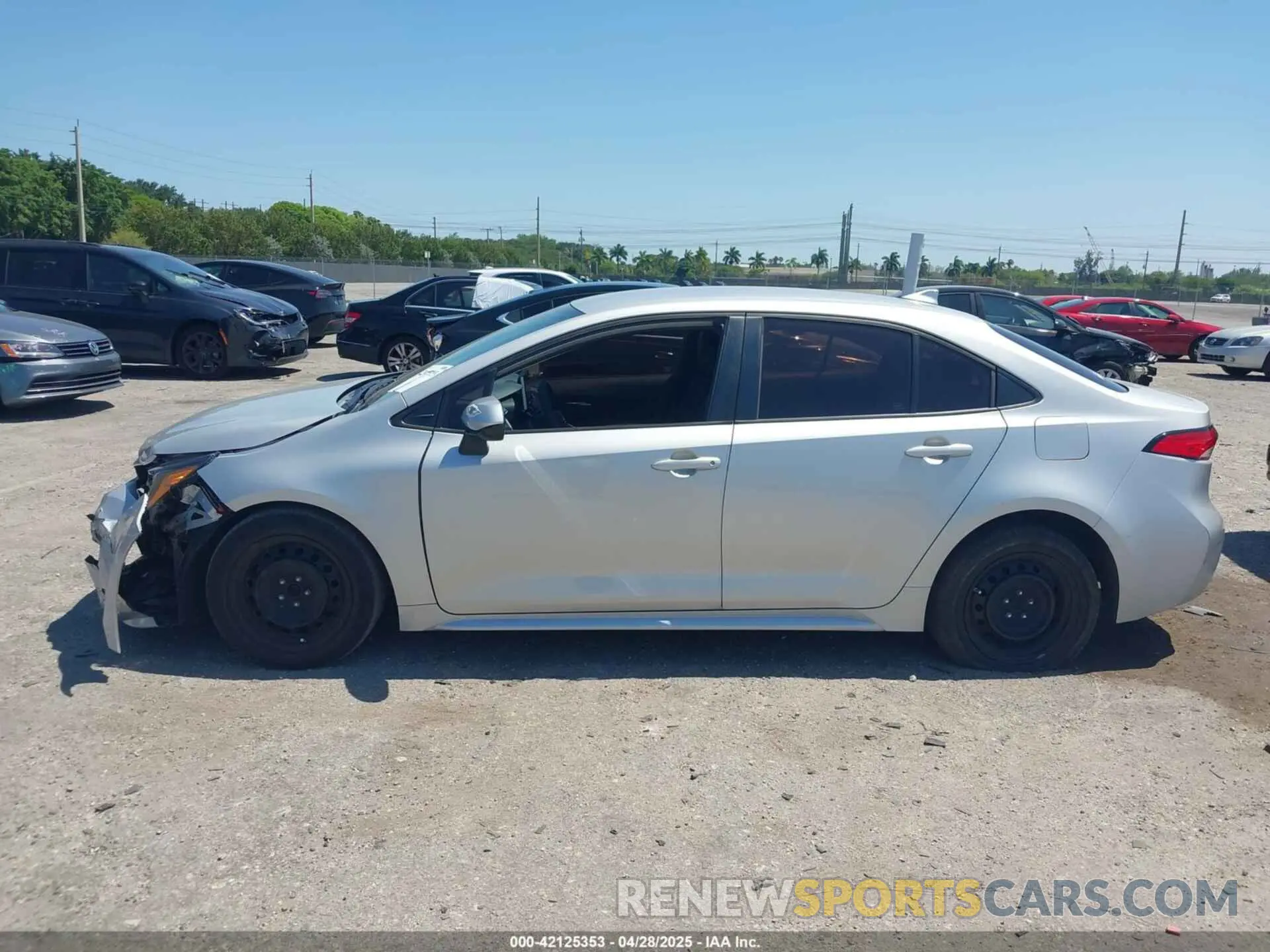 14 Photograph of a damaged car 5YFEPRAE6LP088157 TOYOTA COROLLA 2020