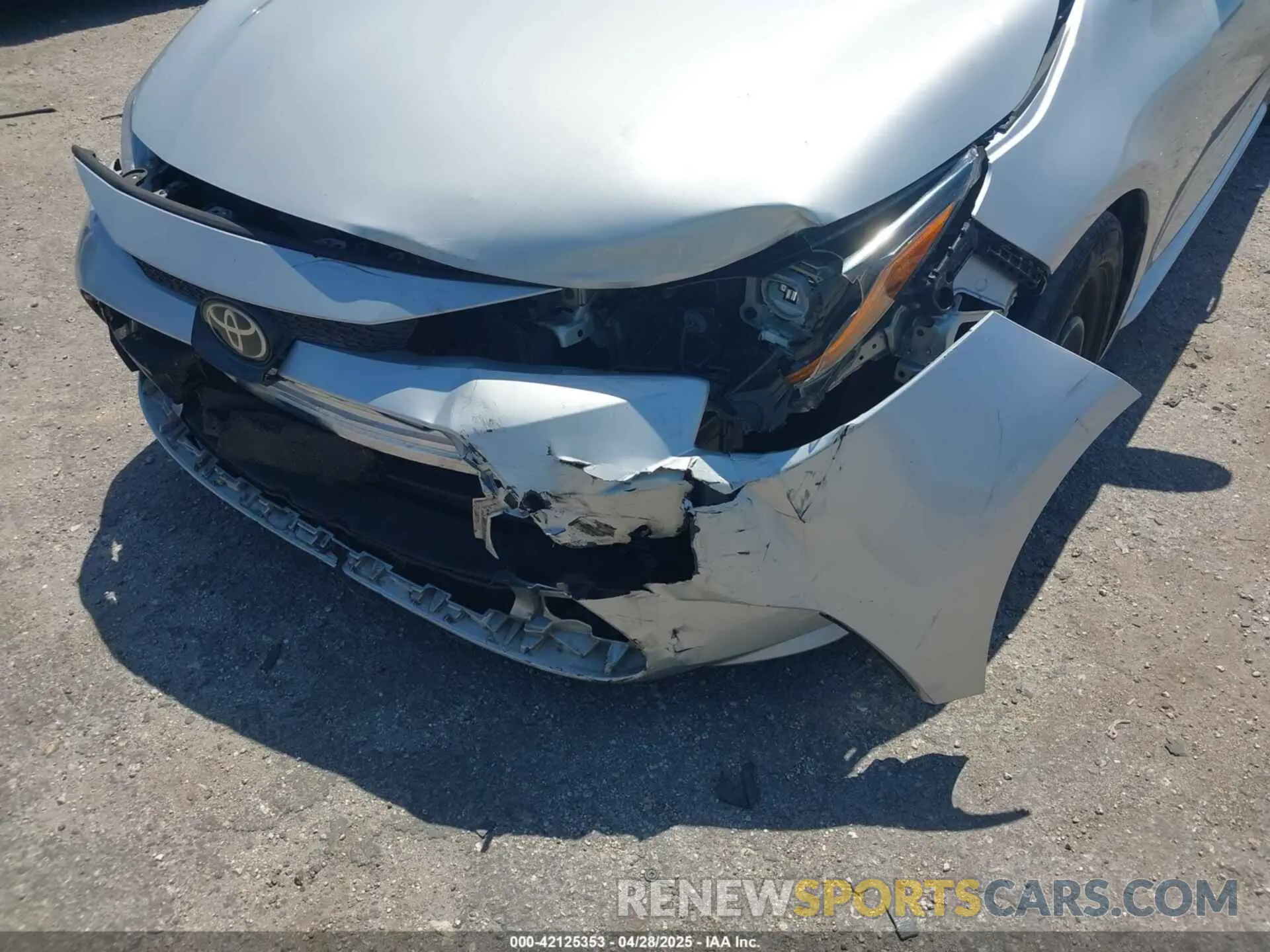 6 Photograph of a damaged car 5YFEPRAE6LP088157 TOYOTA COROLLA 2020