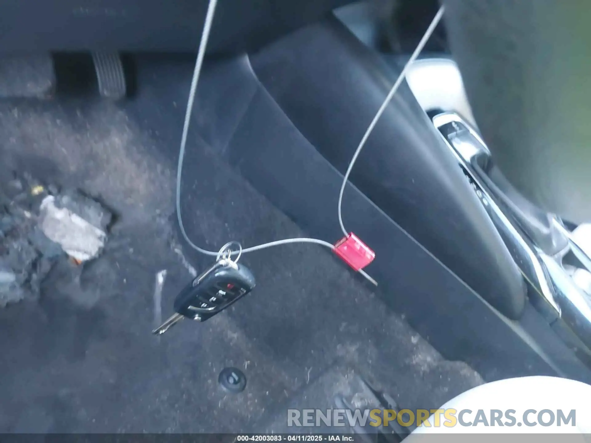 11 Photograph of a damaged car 5YFEPRAE6LP100260 TOYOTA COROLLA 2020