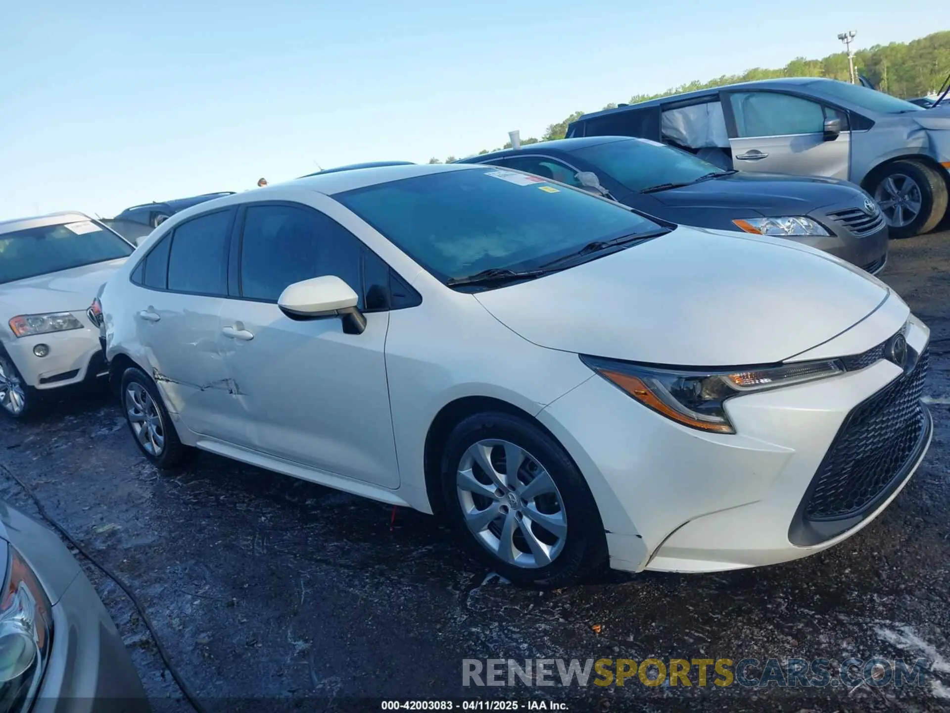 13 Photograph of a damaged car 5YFEPRAE6LP100260 TOYOTA COROLLA 2020