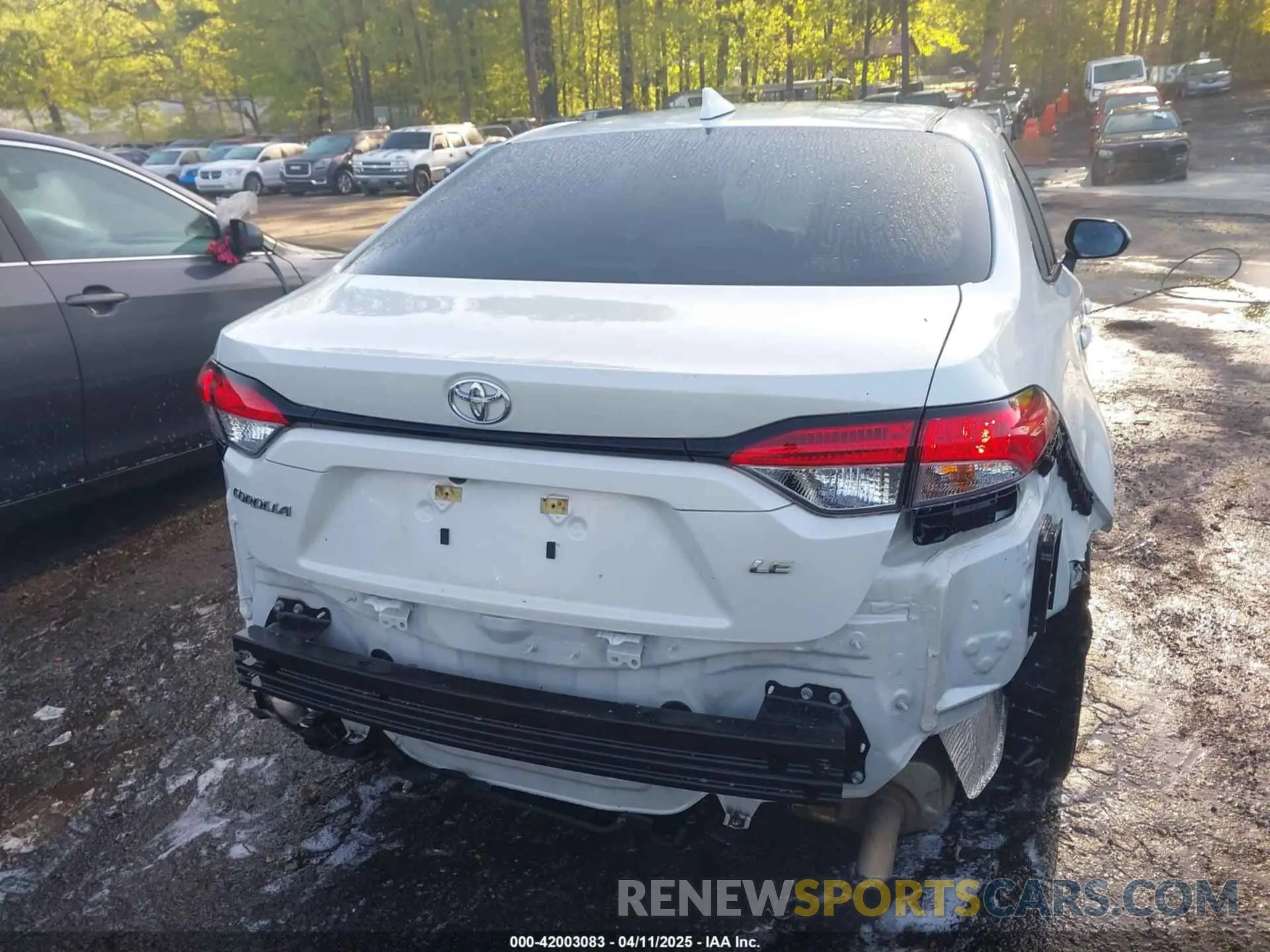 16 Photograph of a damaged car 5YFEPRAE6LP100260 TOYOTA COROLLA 2020