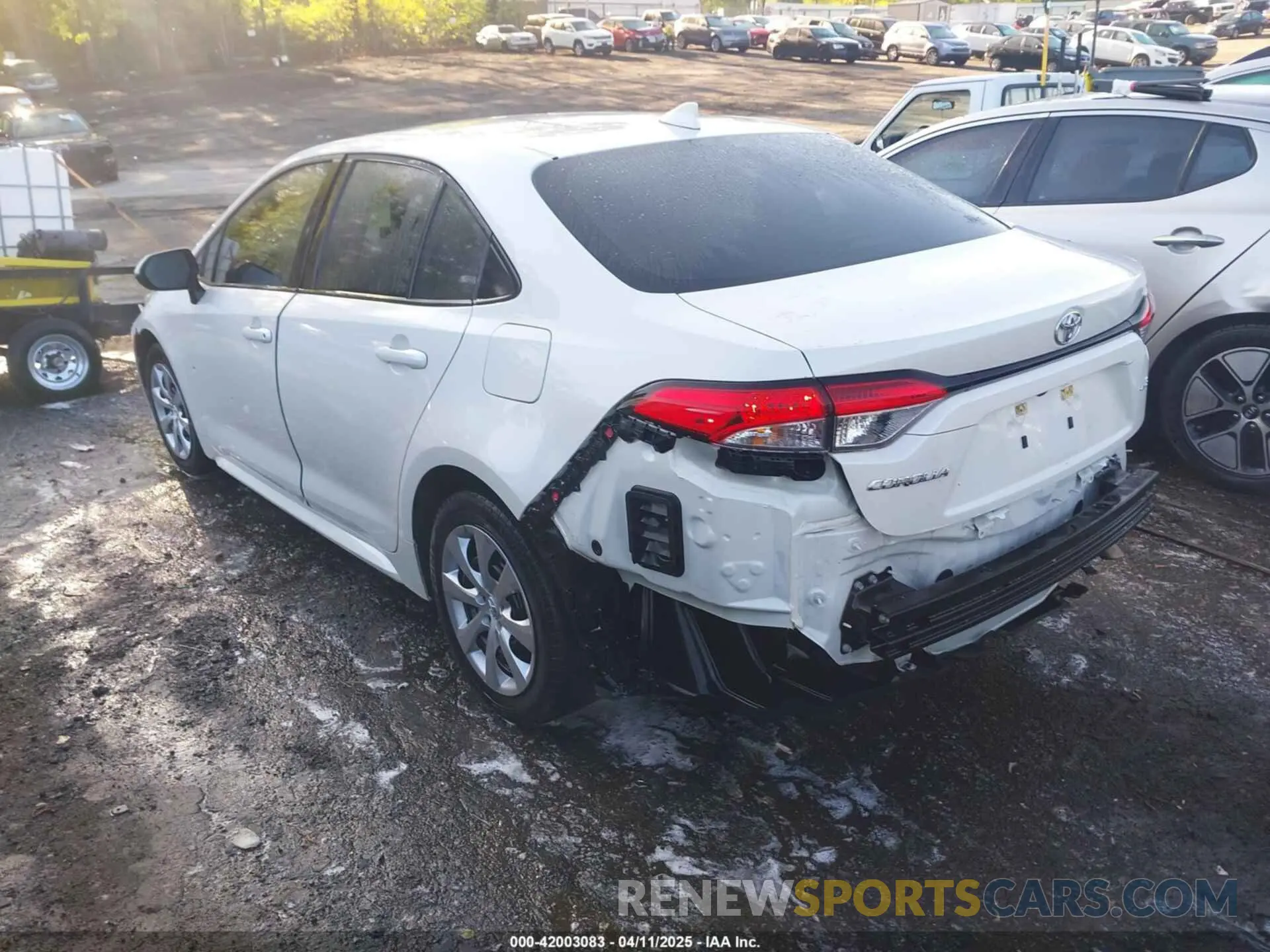3 Photograph of a damaged car 5YFEPRAE6LP100260 TOYOTA COROLLA 2020