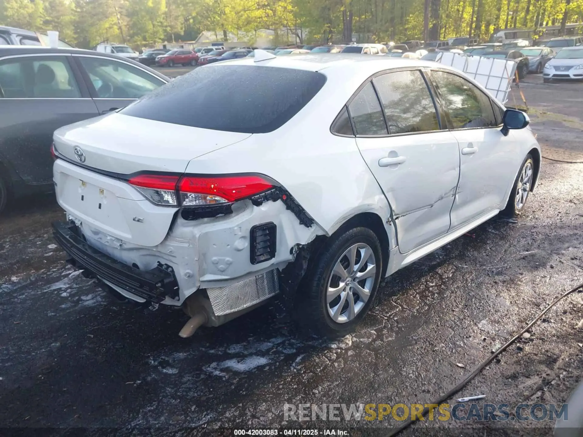 4 Photograph of a damaged car 5YFEPRAE6LP100260 TOYOTA COROLLA 2020