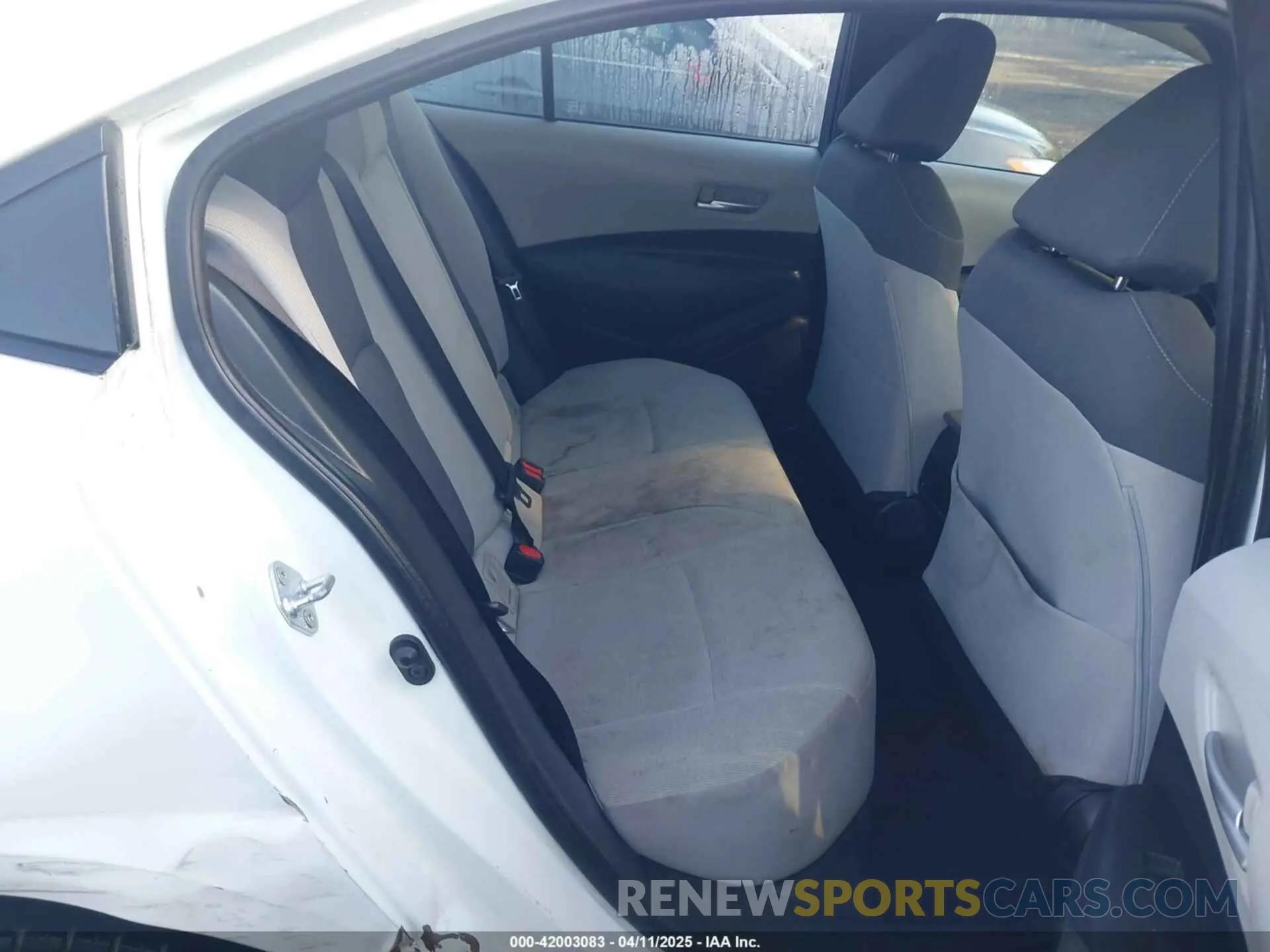 8 Photograph of a damaged car 5YFEPRAE6LP100260 TOYOTA COROLLA 2020