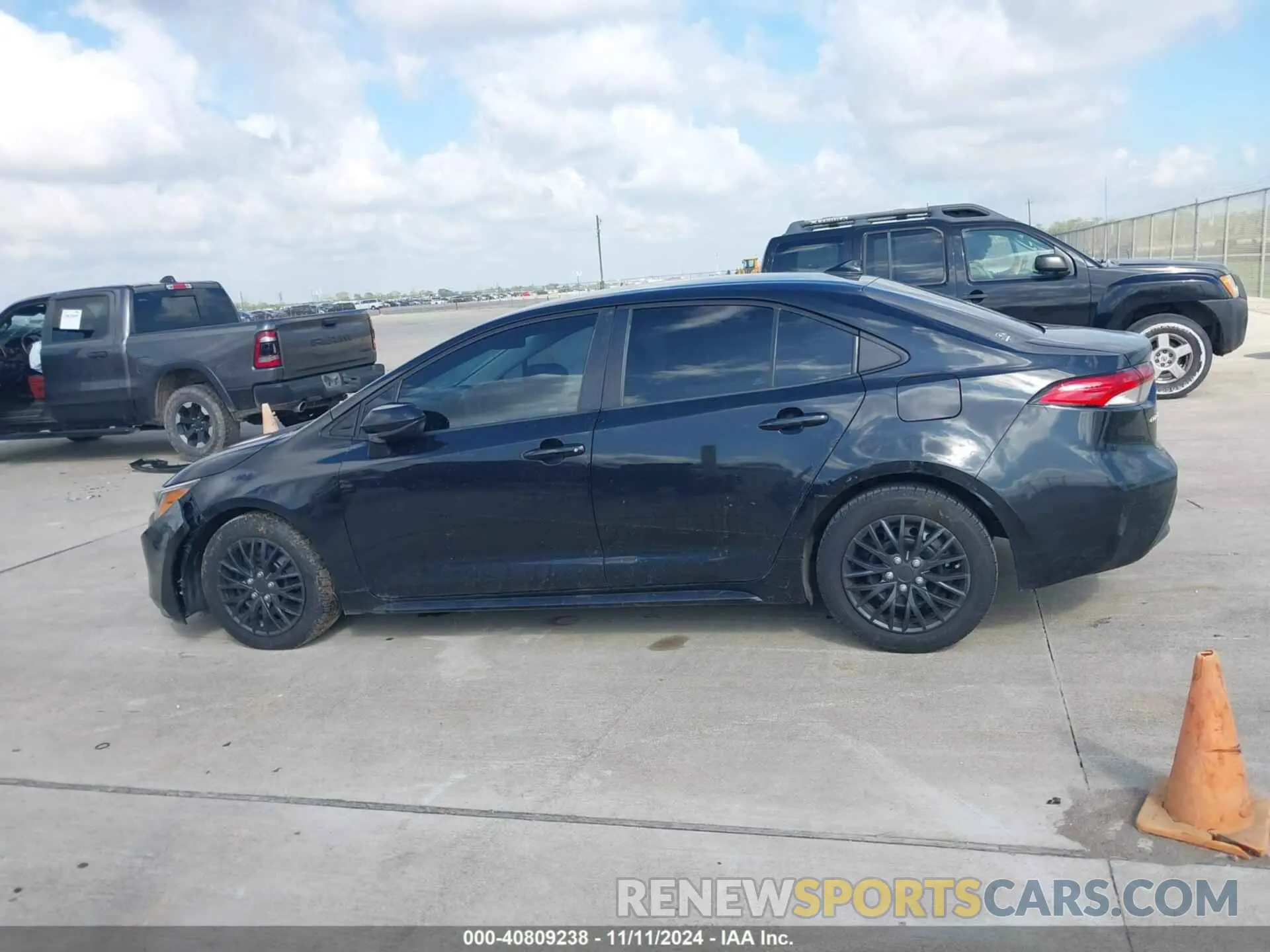 14 Photograph of a damaged car 5YFEPRAE6LP104860 TOYOTA COROLLA 2020